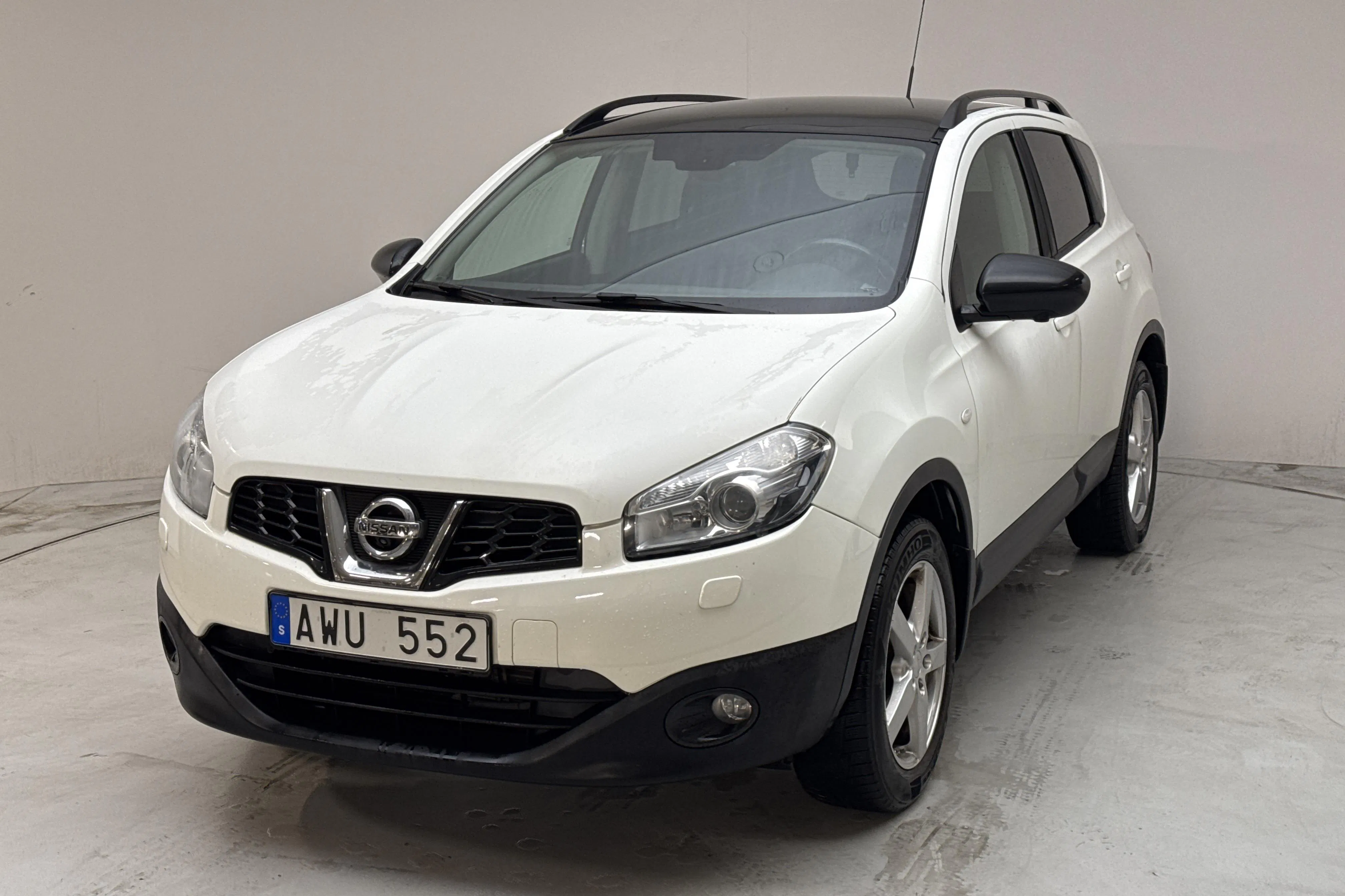 Presentationsfoto 1 av 16: Nissan Qashqai 1.6 (117hk) - 12 335 mil - Automat - vit - 2013
