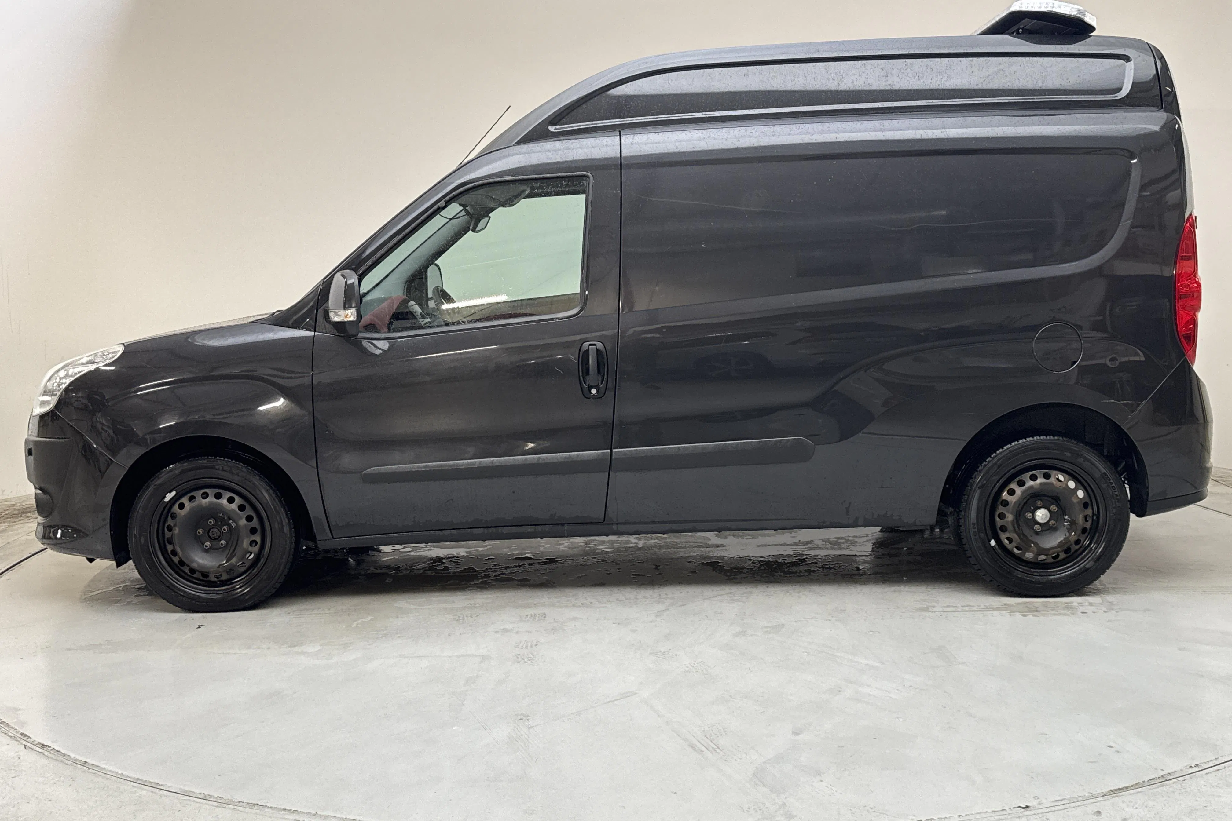 Presentation photo 2 of 13: Fiat Doblo Cargo 1.6 Multijet (105hk) - 76 570 km - Manual - black - 2014