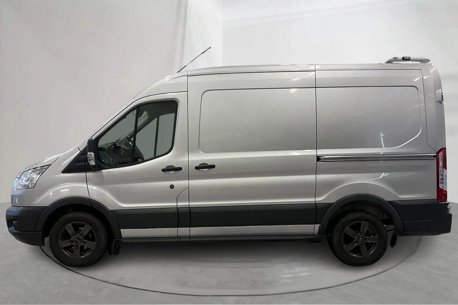 Presentation photo 2 of 16: Ford Transit 290 2.0 TDCi 2WD Skåp (130hk) - 167 460 km - Automatic - gray - 2018