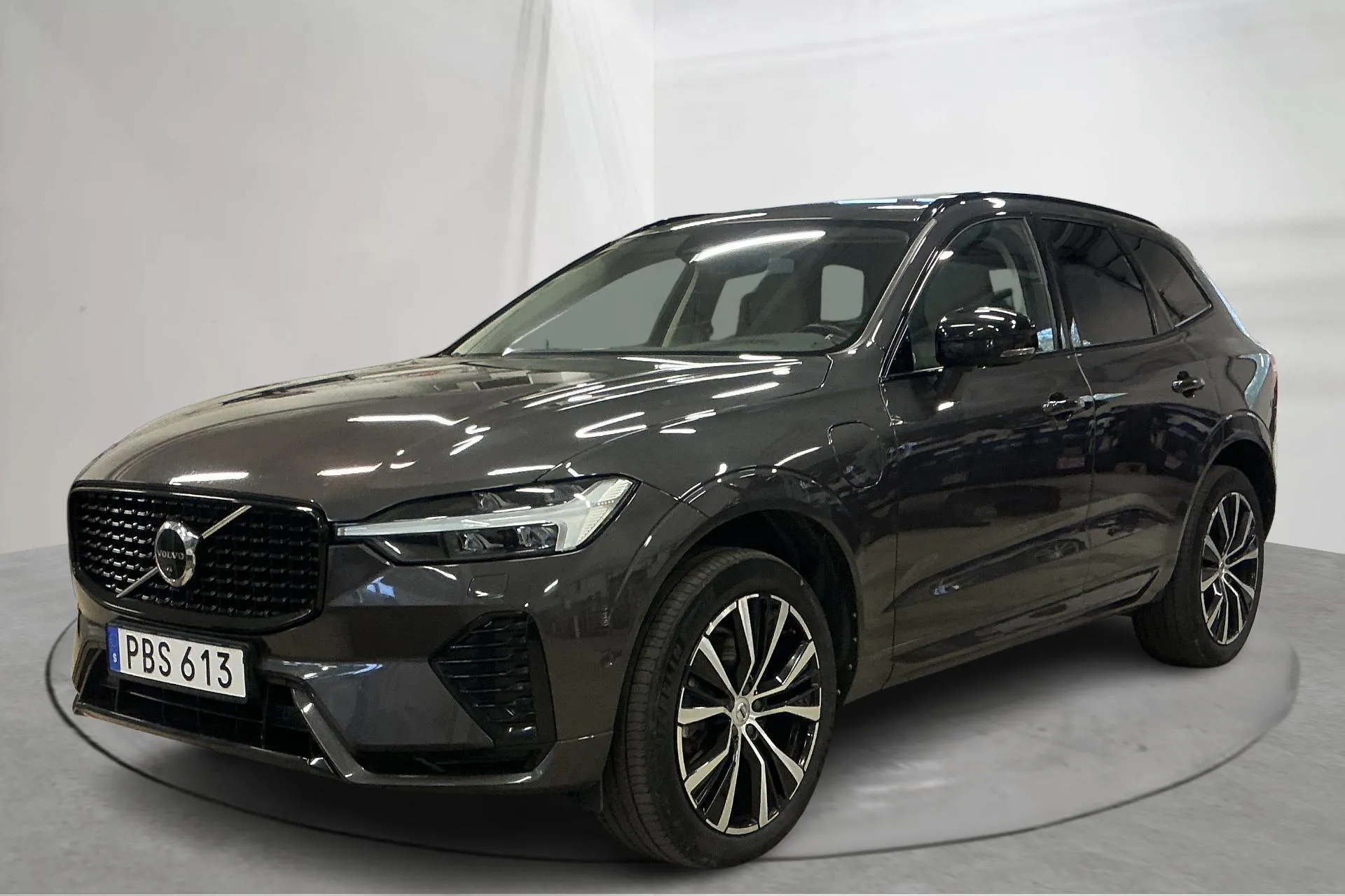 Presentationsfoto 1 av 21: Volvo XC60 T6 AWD Recharge (350hk) - 15 694 mil - Automat - grå - 2023