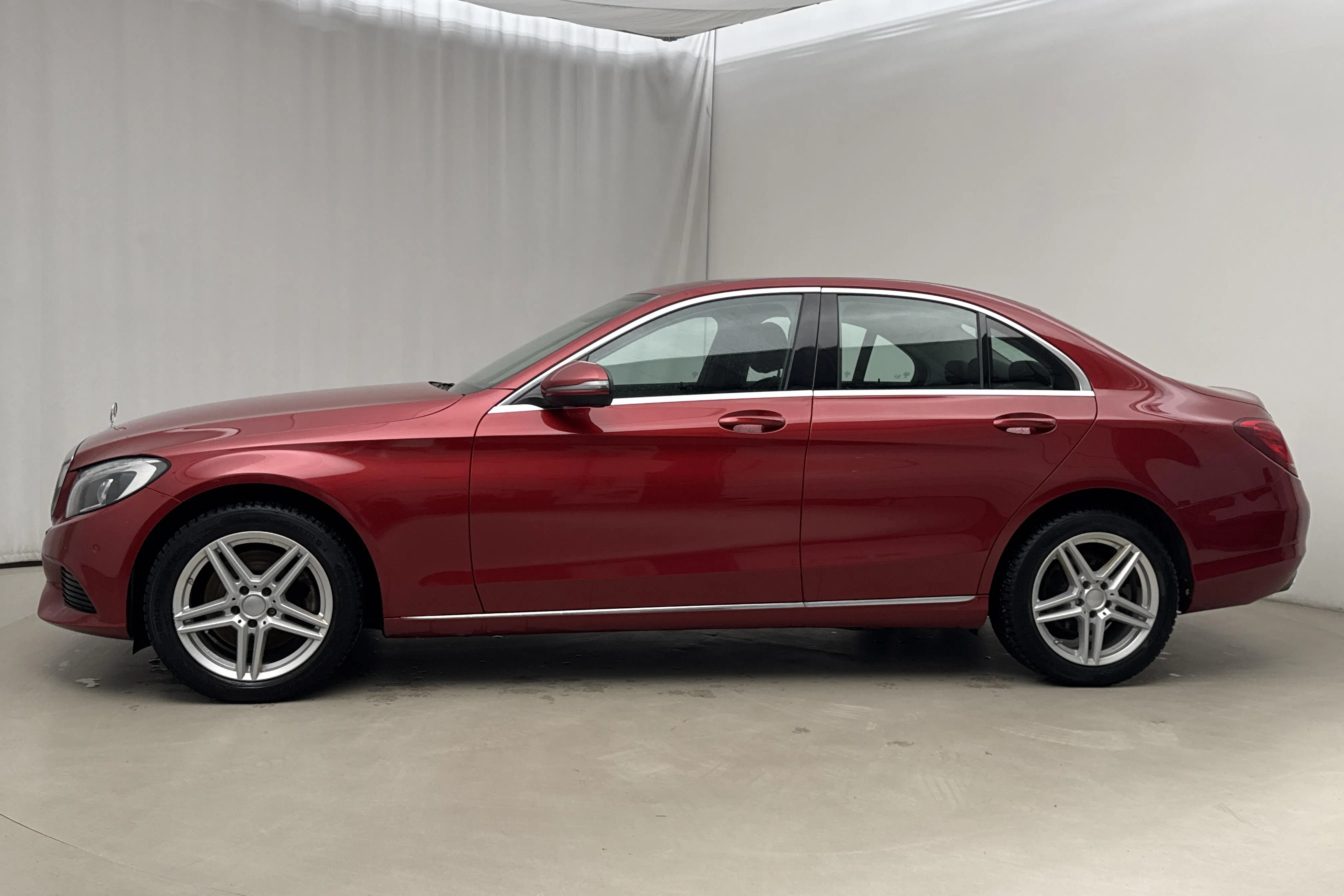 Presentationsfoto 2 av 17: Mercedes dC 250  4MATIC W205 (204hk) - 20 784 mil - Automat - röd - 2018