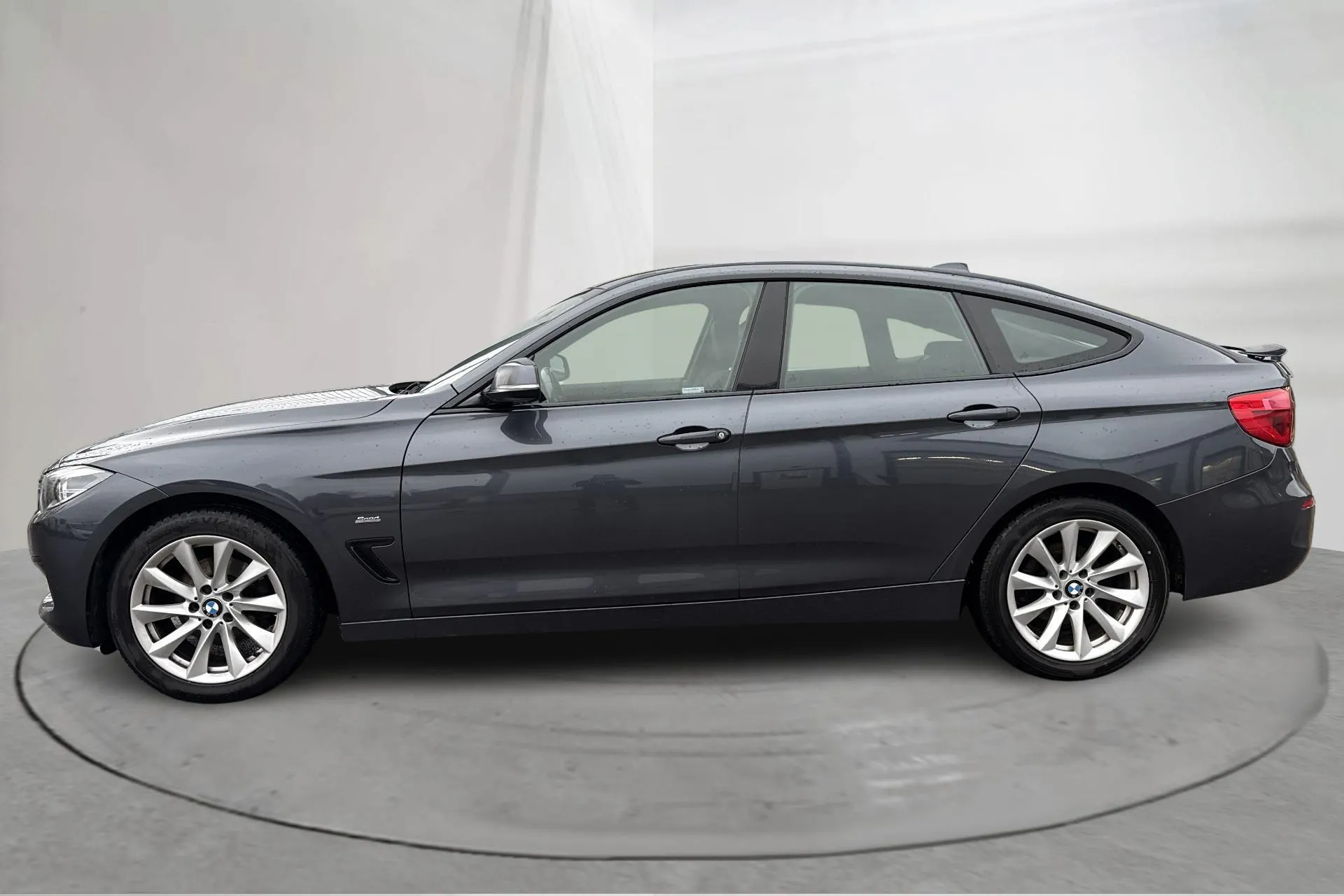 Presentation photo 2 of 16: BMW 320d GT xDrive, F34 (190hk) - 169 180 km - Automatic - gray - 2017