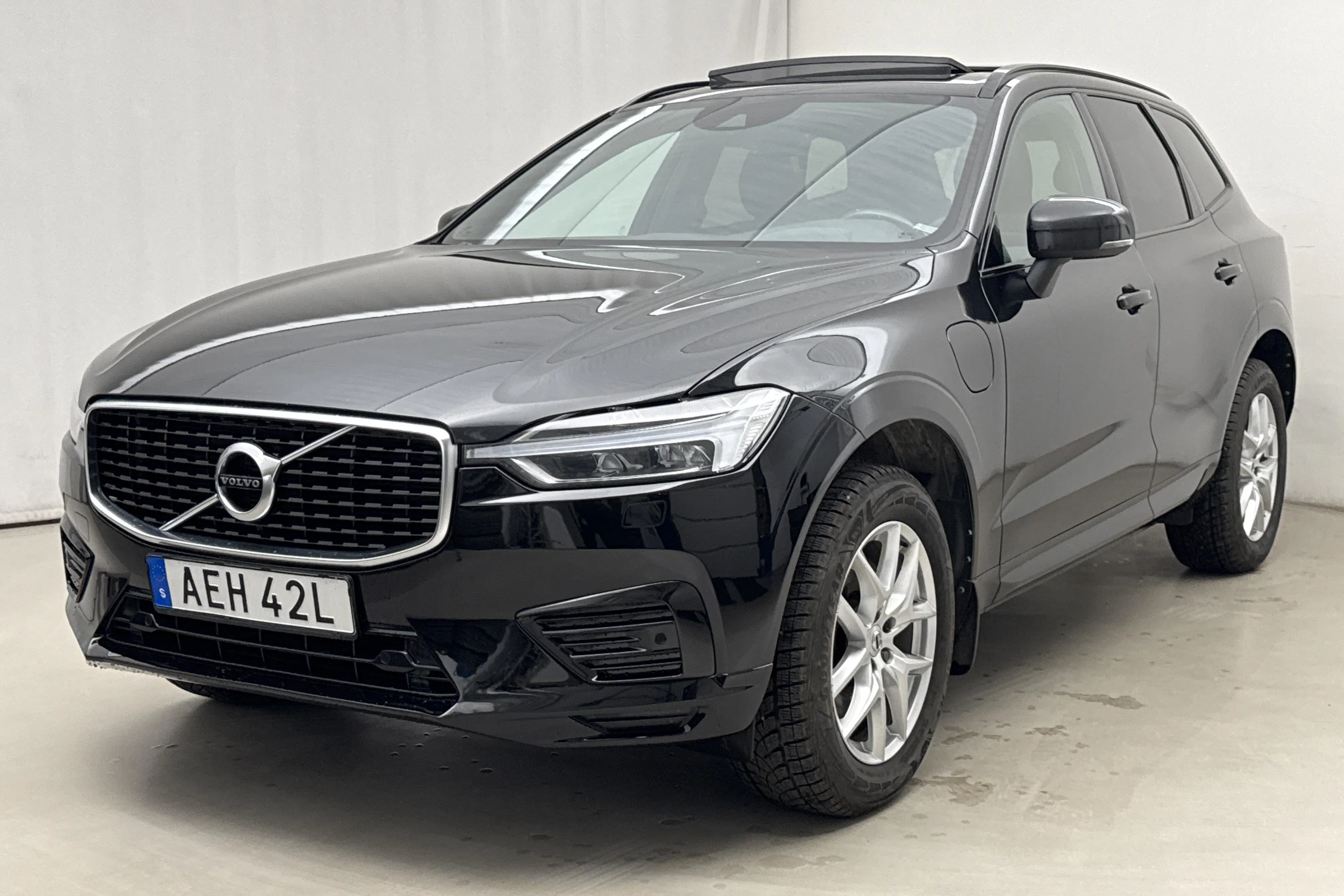 Presentation photo 1 of 26: Volvo XC60 T8 AWD Recharge (390hk) - 223 880 km - Automatic - black - 2020