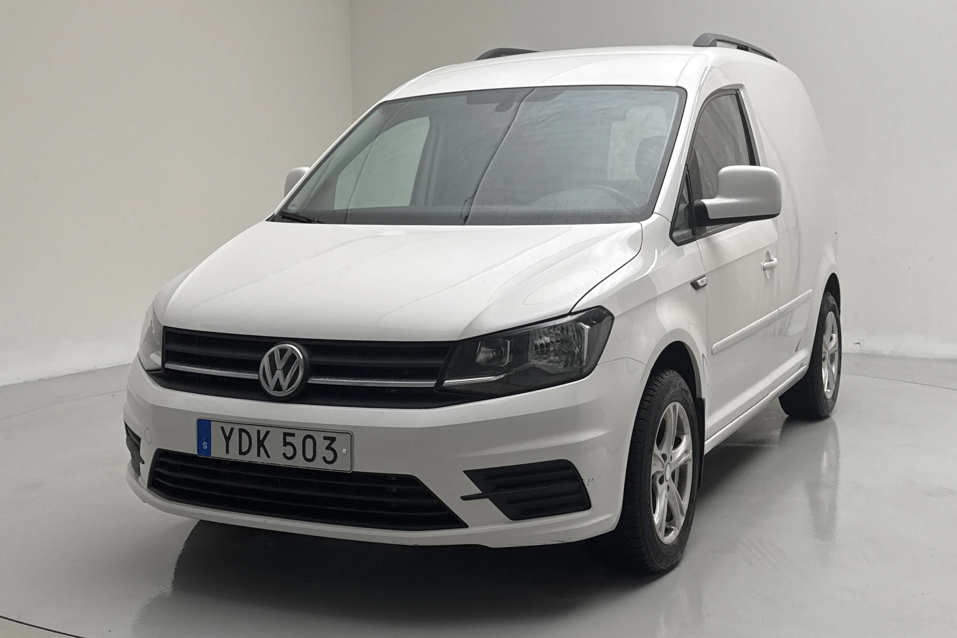 Presentation photo 1 of 13: VW Caddy 2.0 TDI Skåp (102hk) - 139 150 km - Automatic - white - 2016