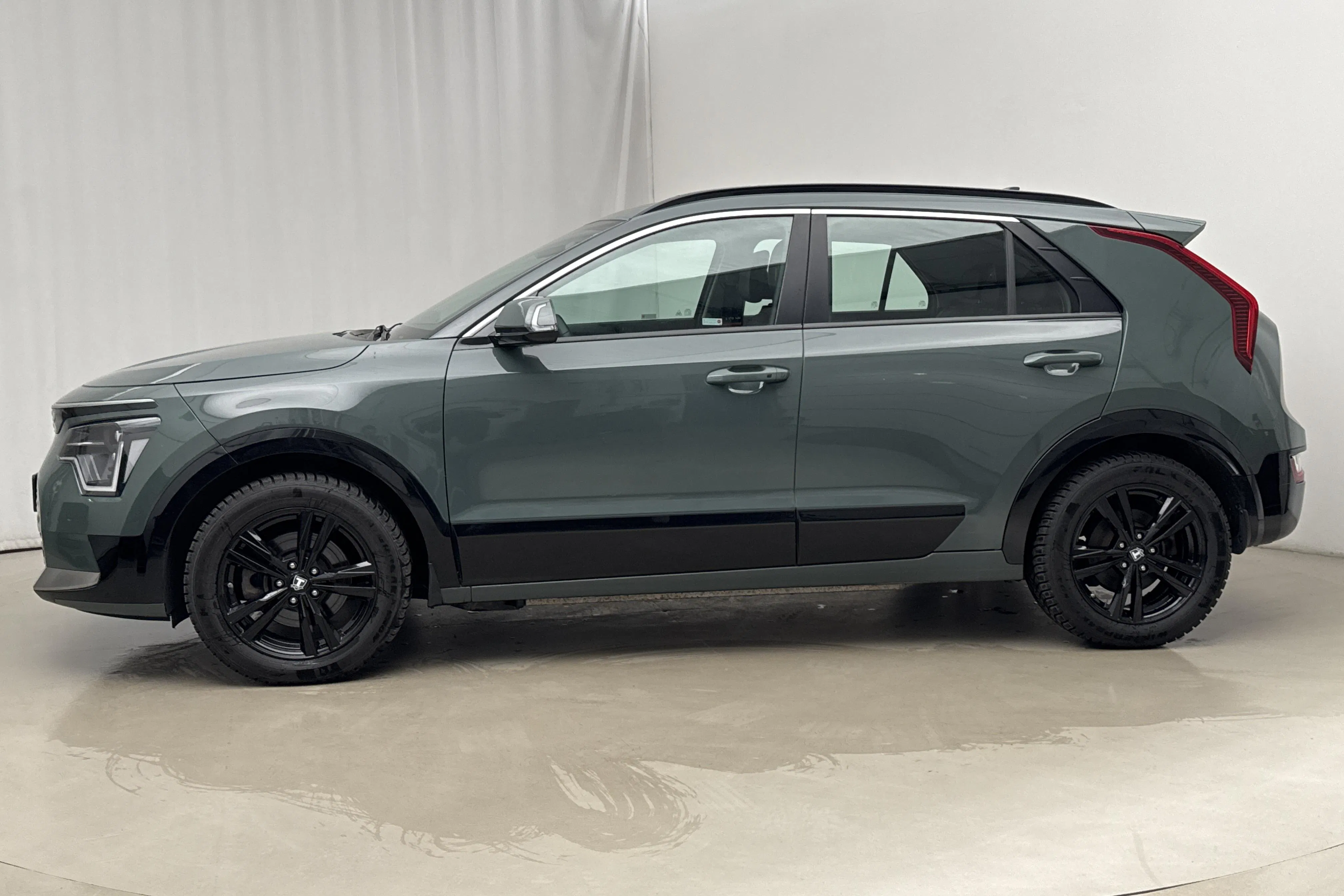 Presentationsfoto 2 av 22: KIA Niro EV 65kWh (204hk) - 3 779 mil - Automat - grön - 2023