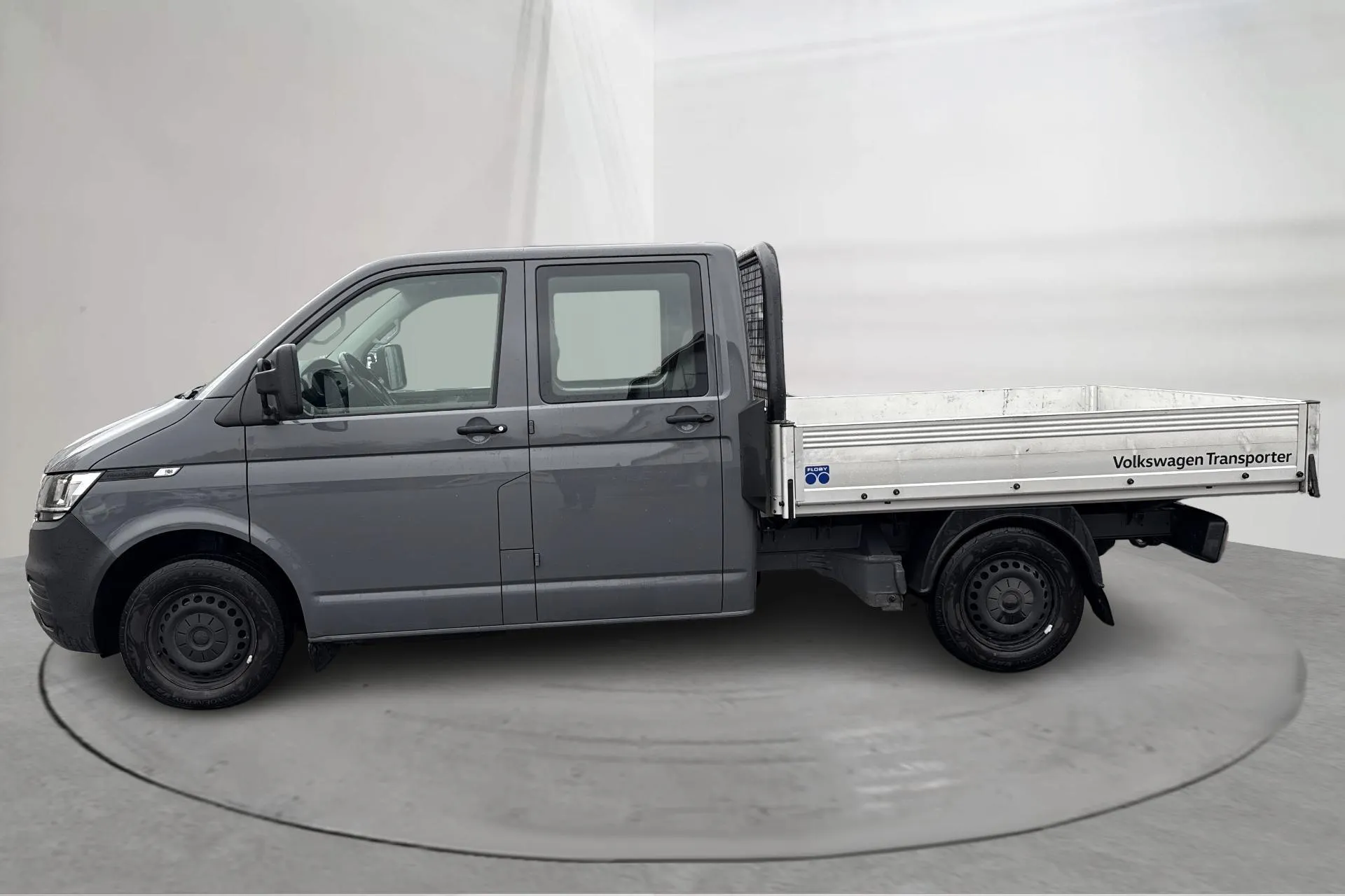Presentationsfoto 2 av 14: VW Transporter Pickup T6.1 TDI (110hk) - 9 540 mil - Manuell - grå - 2022