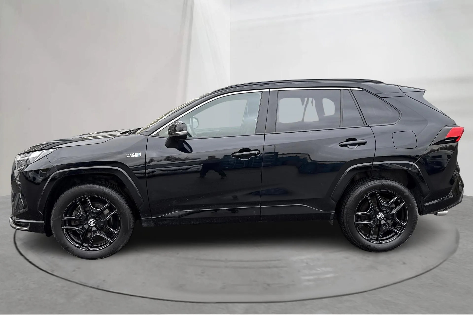 Presentation photo 2 of 24: Toyota RAV4 2.5 Plug-in Hybrid AWDi (306hk) - 86 400 km - Automatic - black - 2024