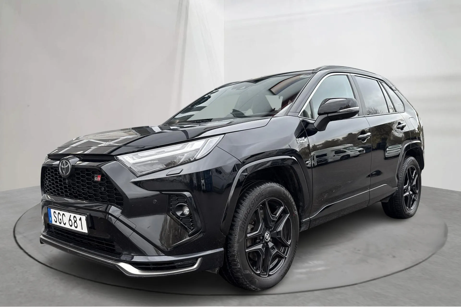 Presentation photo 1 of 24: Toyota RAV4 2.5 Plug-in Hybrid AWDi (306hk) - 86 400 km - Automatic - black - 2024
