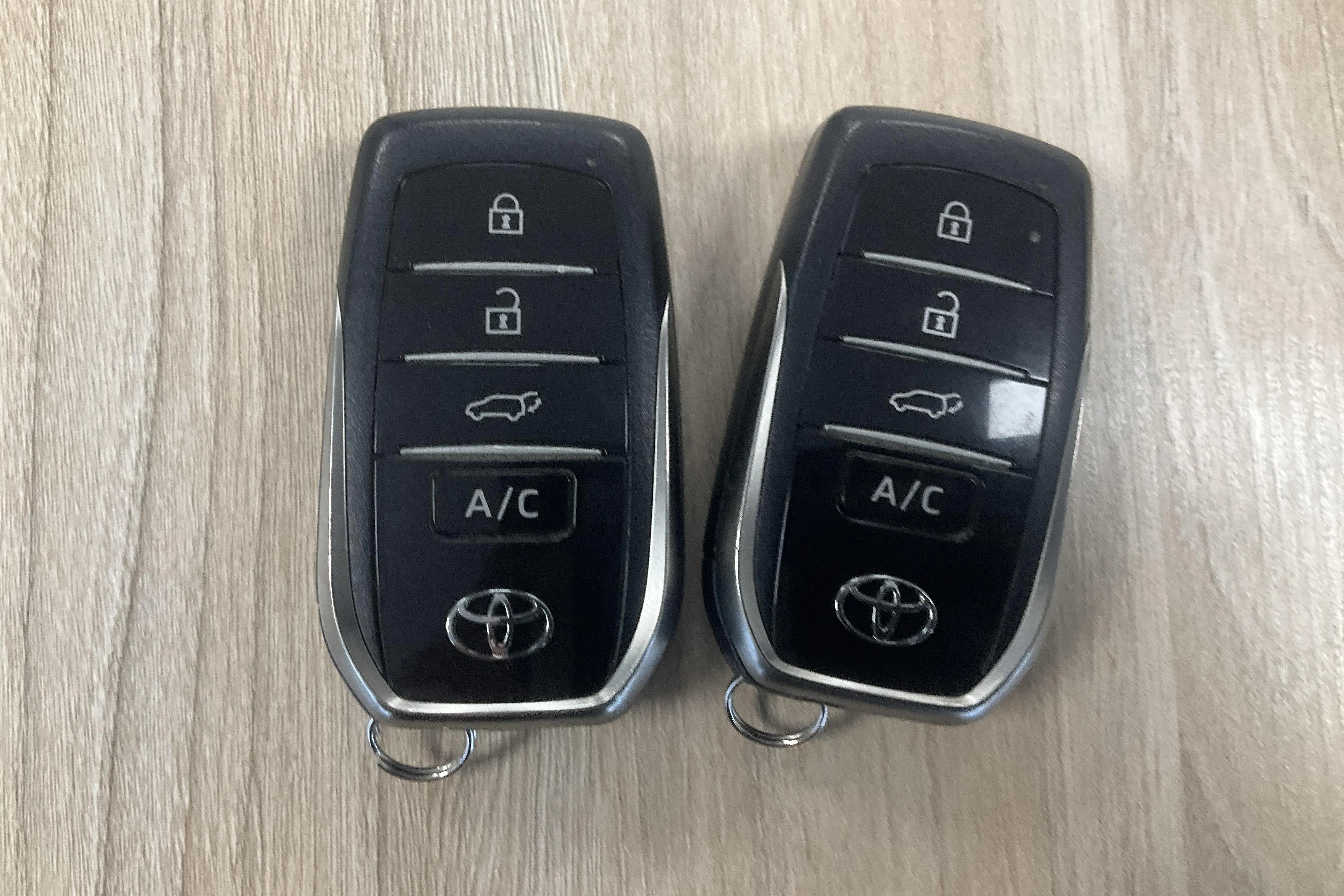 Presentation photo 24 of 24: Toyota RAV4 2.5 Plug-in Hybrid AWDi (306hk) - 86 400 km - Automatic - black - 2024