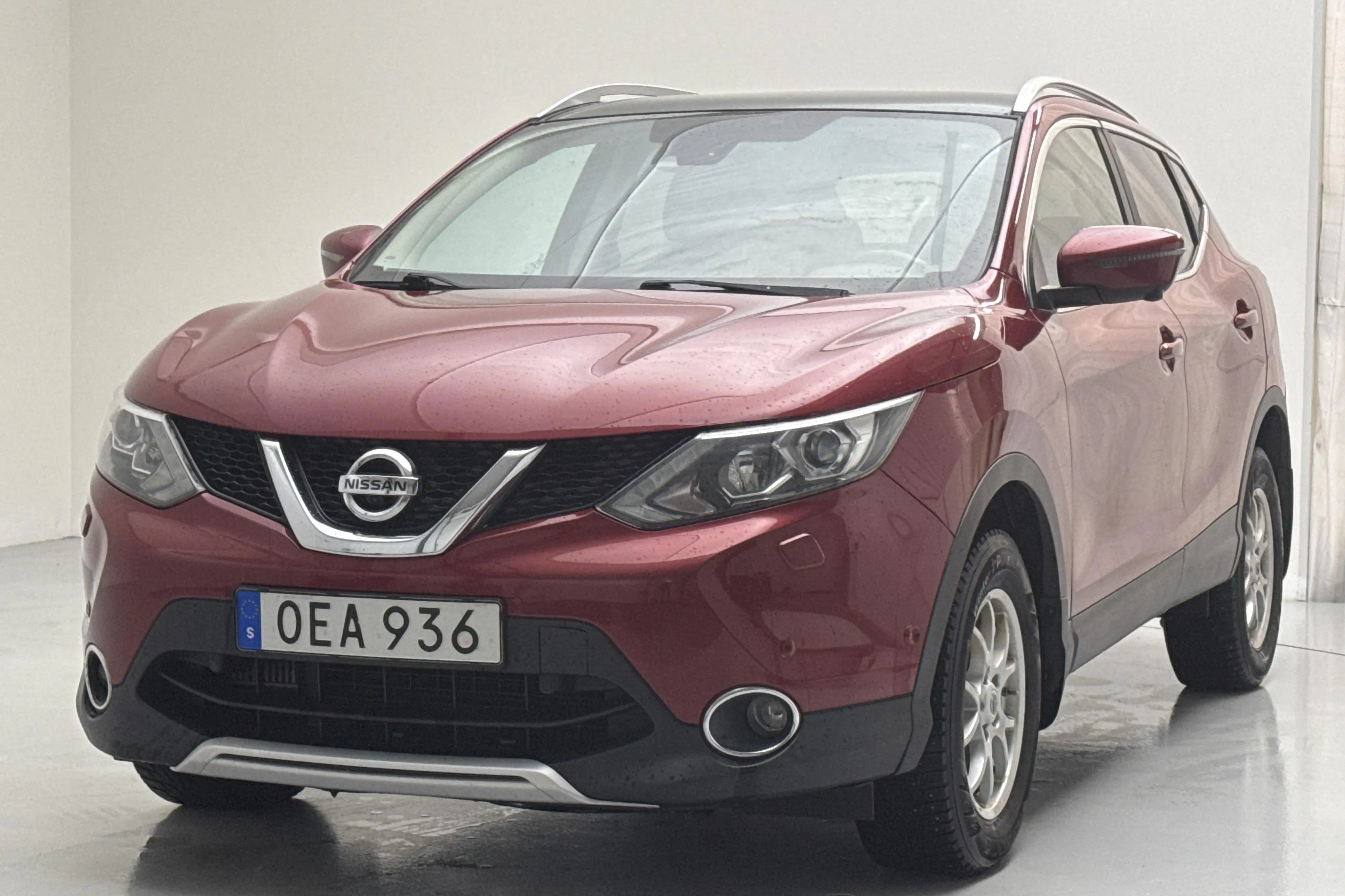 Presentationsfoto 1 av 15: Nissan Qashqai 1.6 dCi 4x4 (130hk) - 16 742 mil - Manuell - röd - 2016