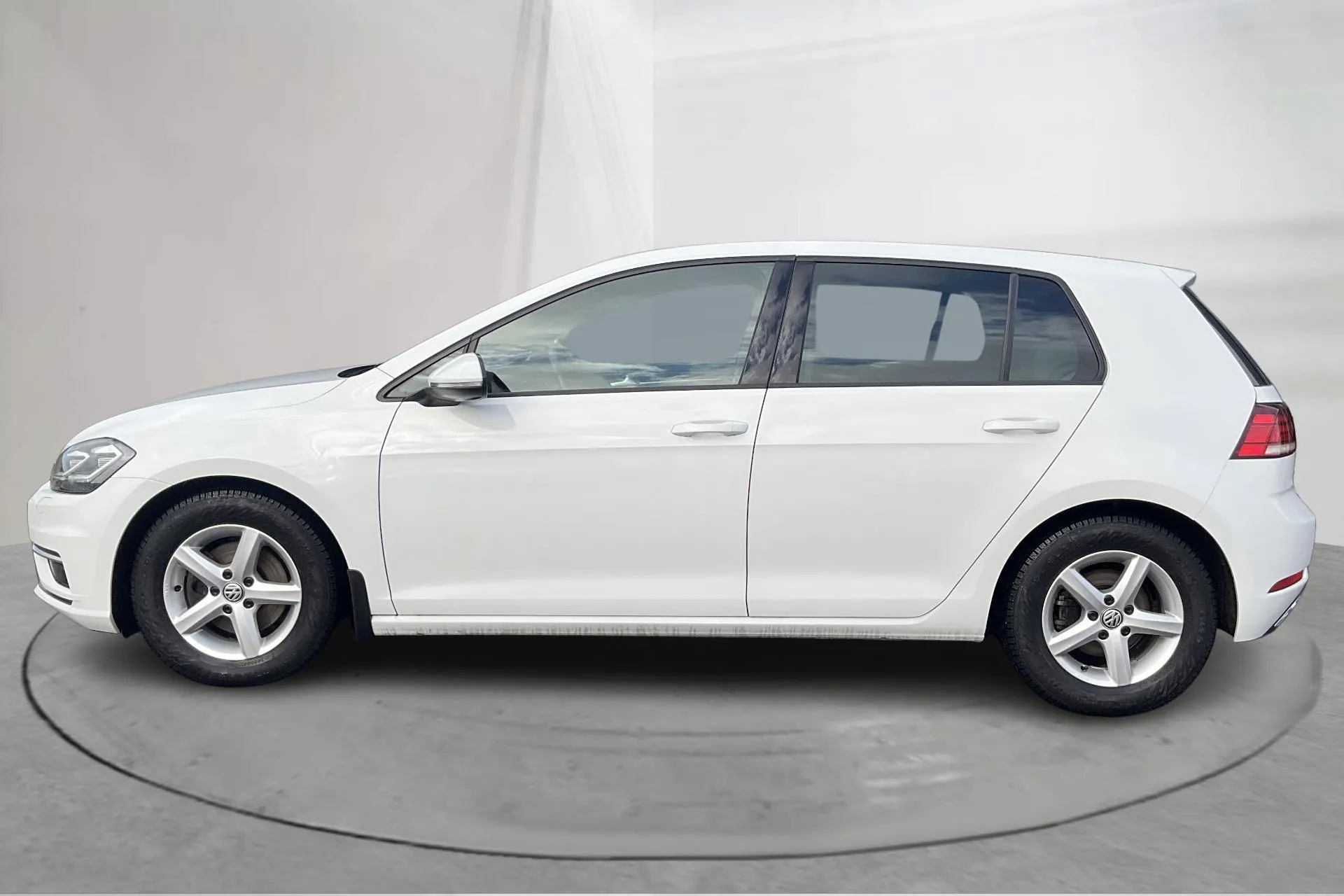Presentationsfoto 2 av 17: VW Golf VII 1.4 TSI 5dr (150hk) - 10 610 mil - Manuell - vit - 2018