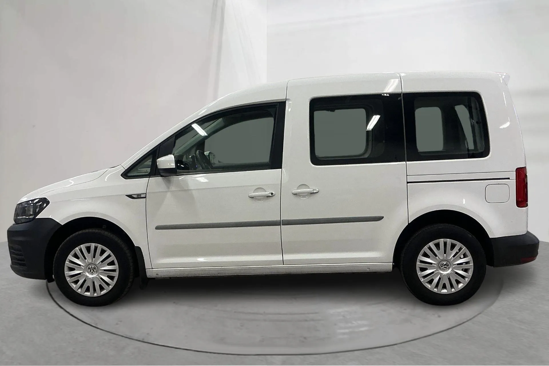 Presentationsfoto 2 av 14: VW Caddy kombi 2.0 TDI (102hk) - 17 853 mil - Automat - vit - 2018