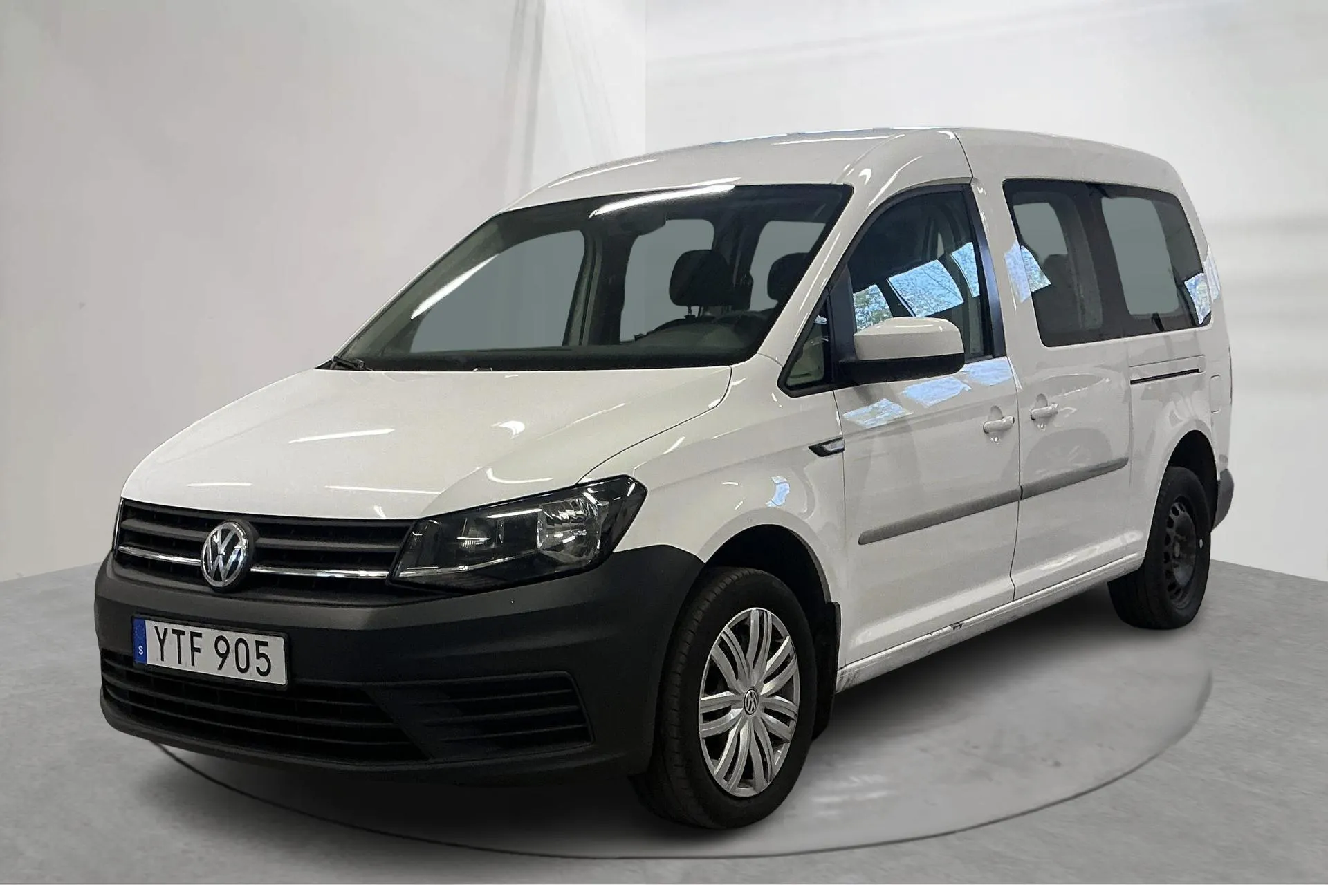 Presentationsfoto 1 av 14: VW Caddy Maxi Life 2.0 TDI (102hk) - 19 519 mil - Automat - vit - 2018