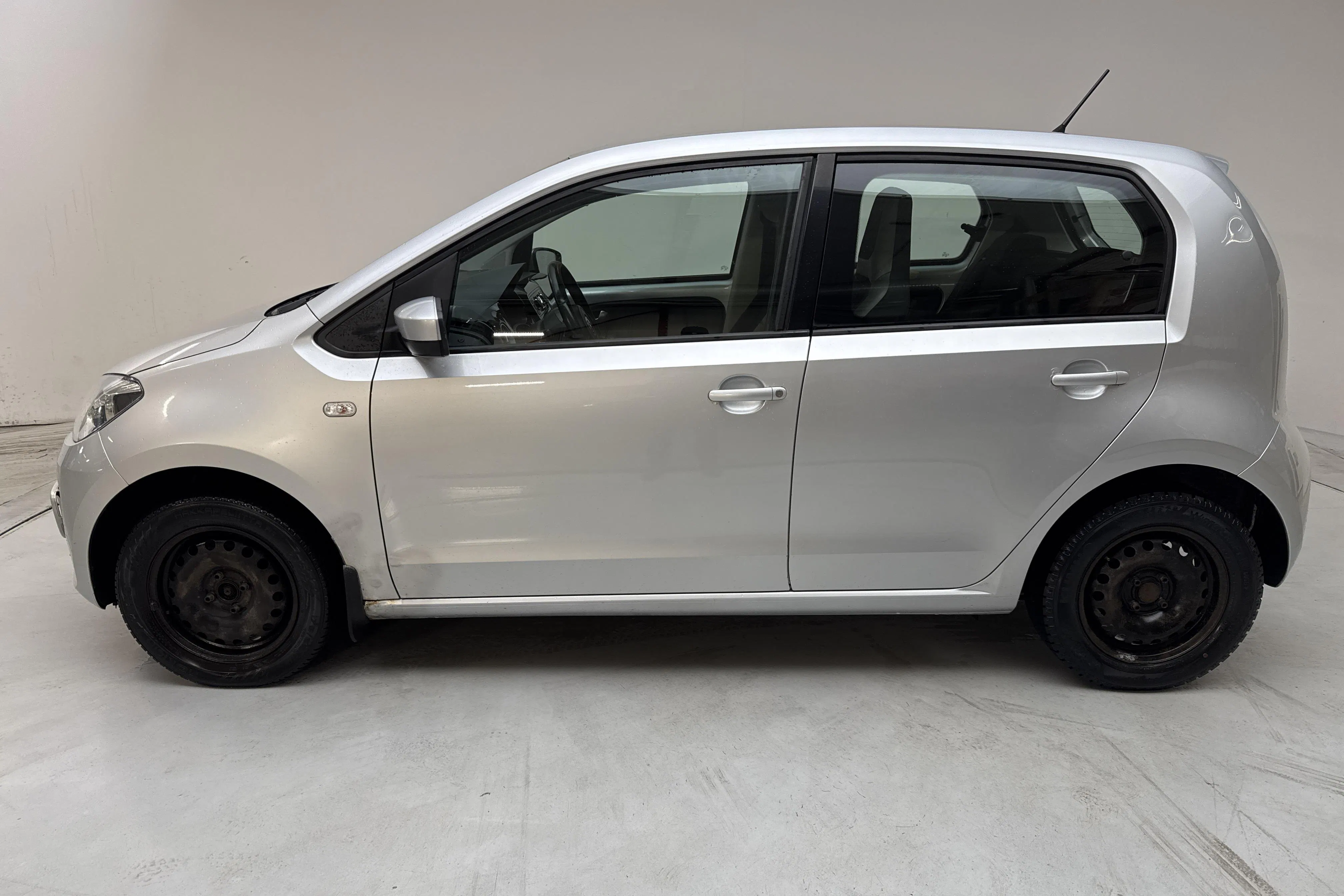 Presentationsfoto 2 av 11: VW up! 1.0 5dr (75hk) - 22 513 mil - Manuell - silver - 2016