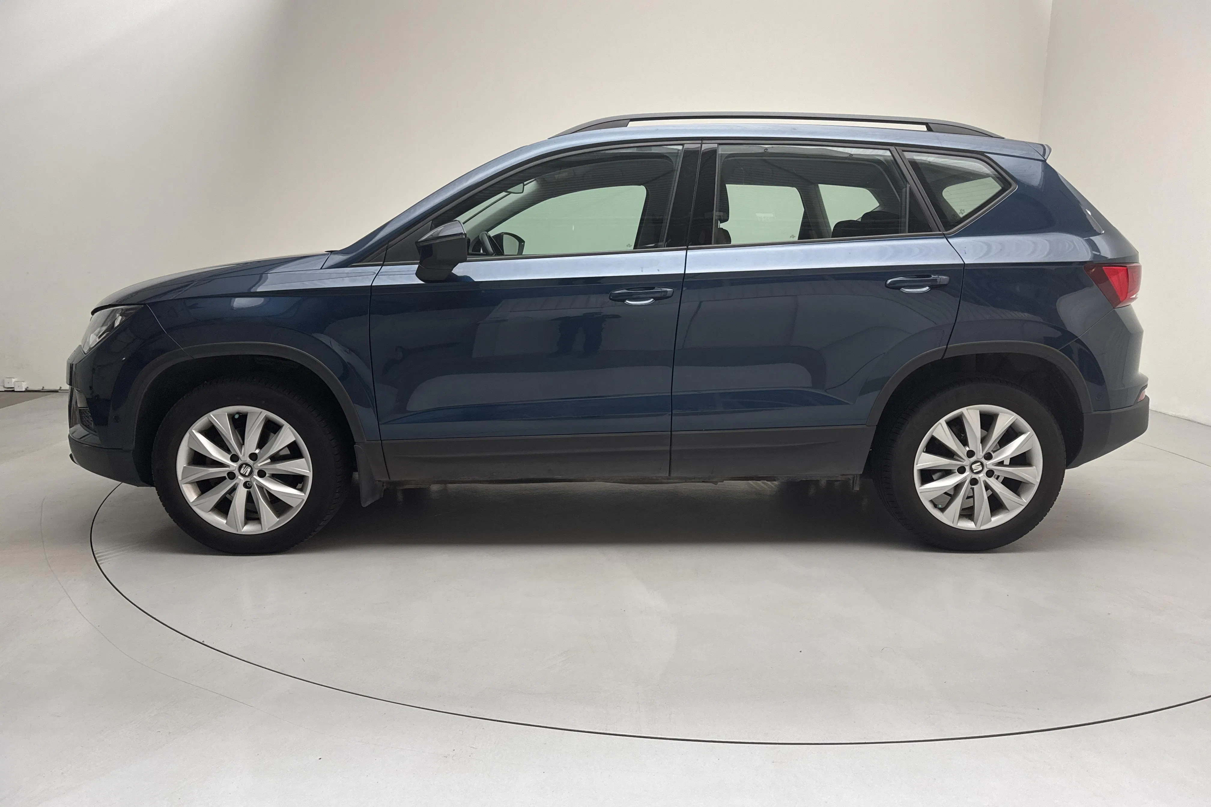 Presentationsfoto 2 av 12: Seat Ateca 1.6 TDI (115hk) - 12 106 mil - Manuell - Mörkblå - 2019