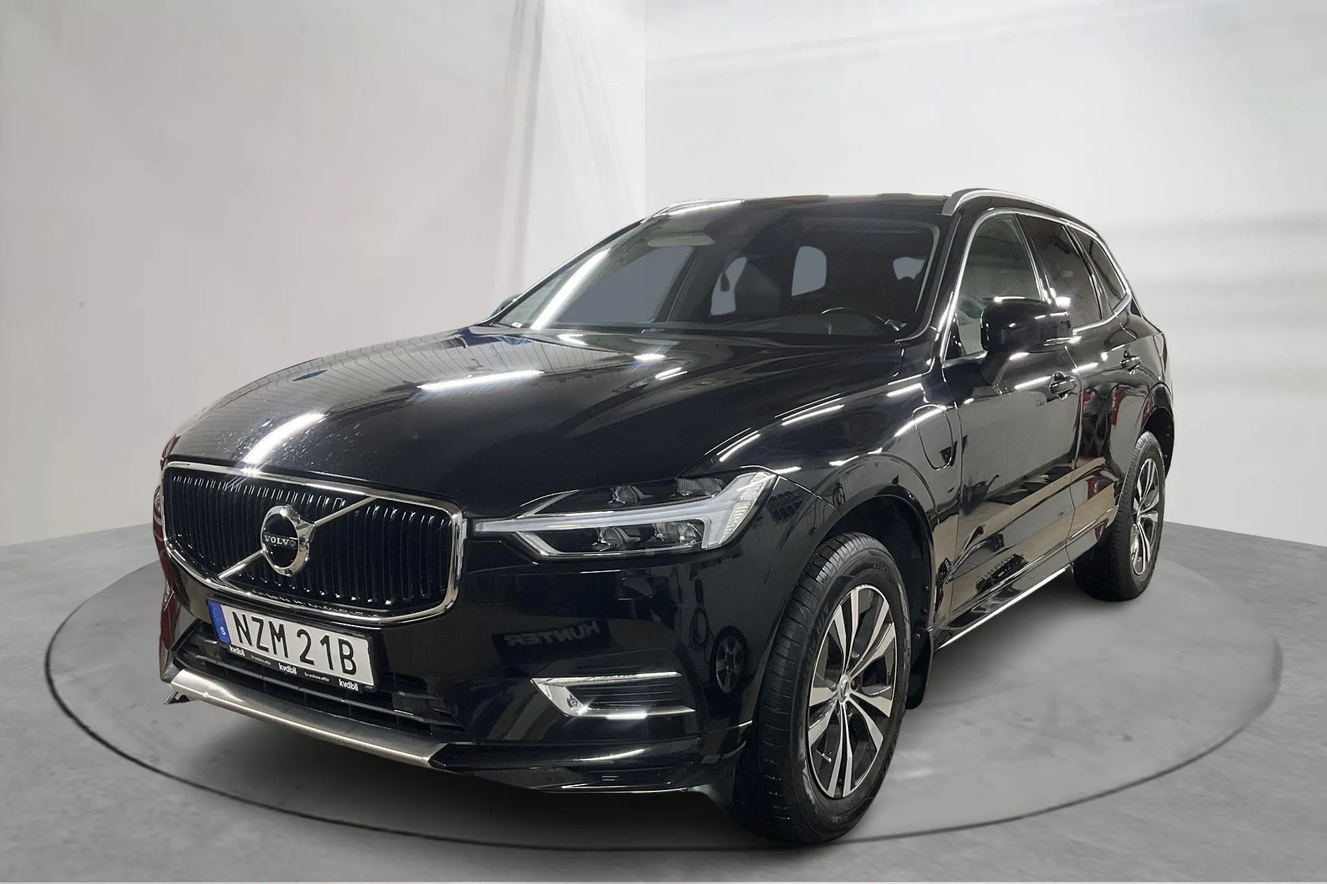 Presentationsfoto 1 av 17: Volvo XC60 T8 AWD Recharge (390hk) - 15 535 mil - Automat - svart - 2020