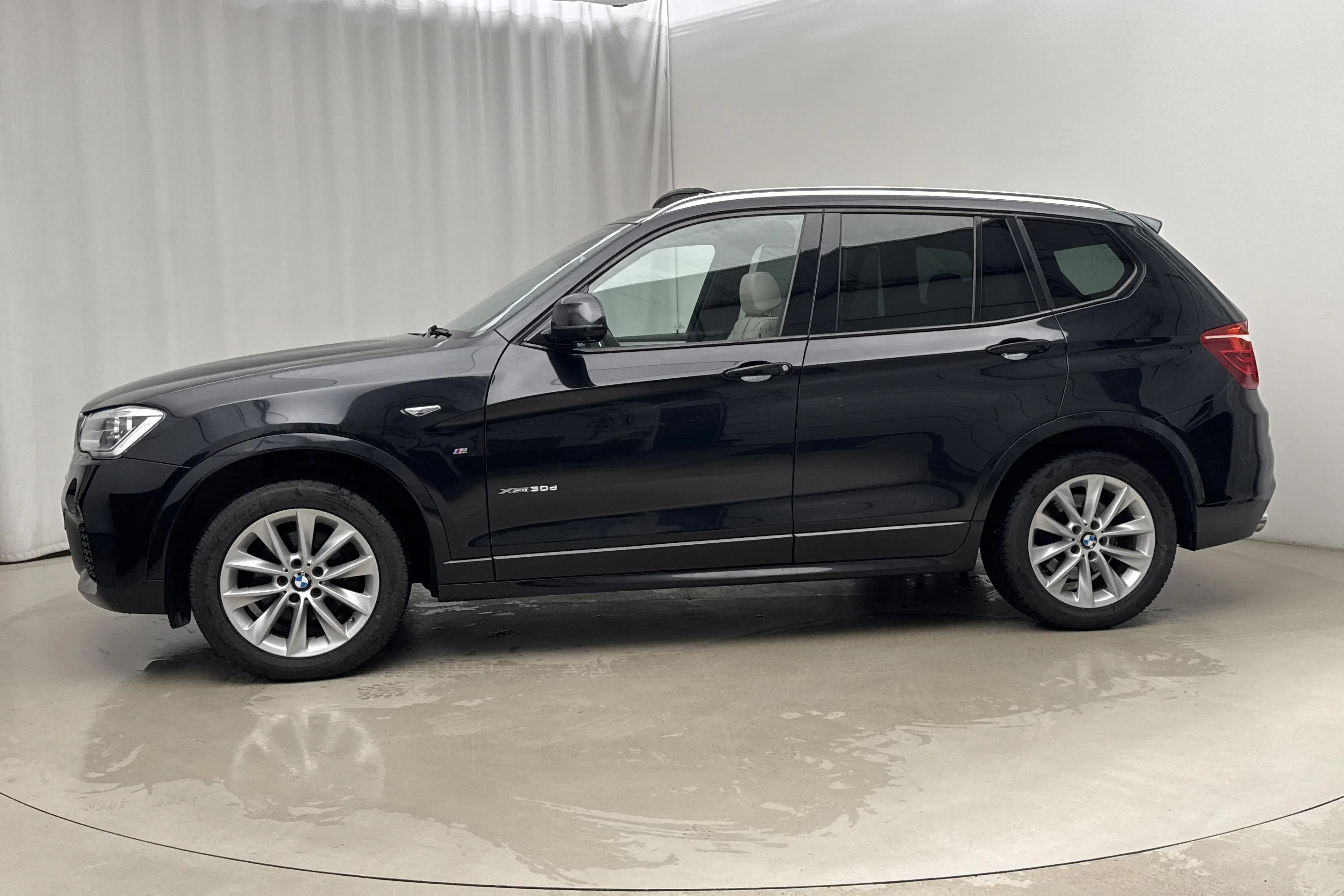 Presentationsfoto 2 av 23: BMW X3 xDrive30d, F25 (258hk) - 9 635 mil - Automat - svart - 2016