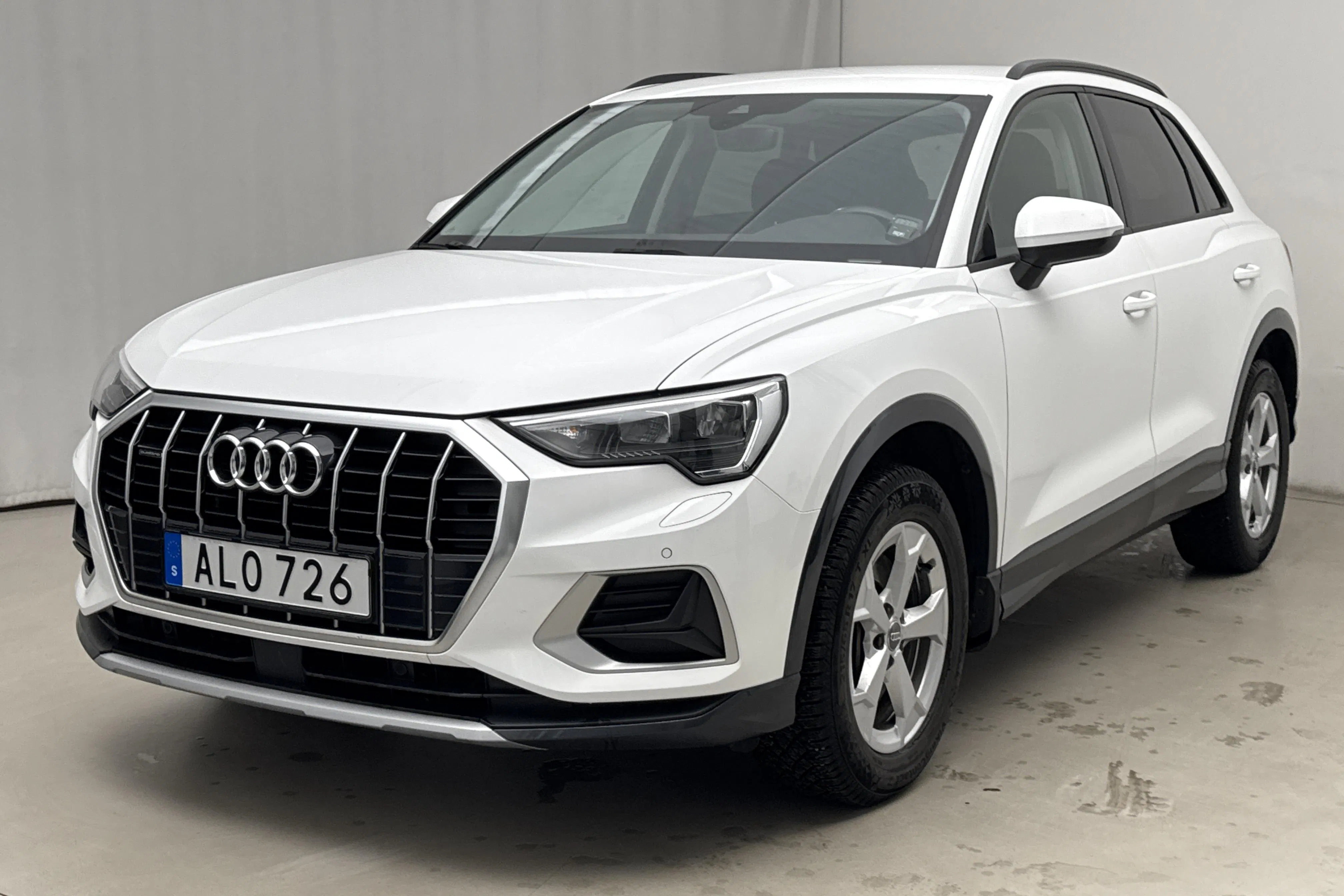 Presentationsfoto 1 av 19: Audi Q3 40 TDI quattro (190hk) - 10 081 mil - Automat - vit - 2020