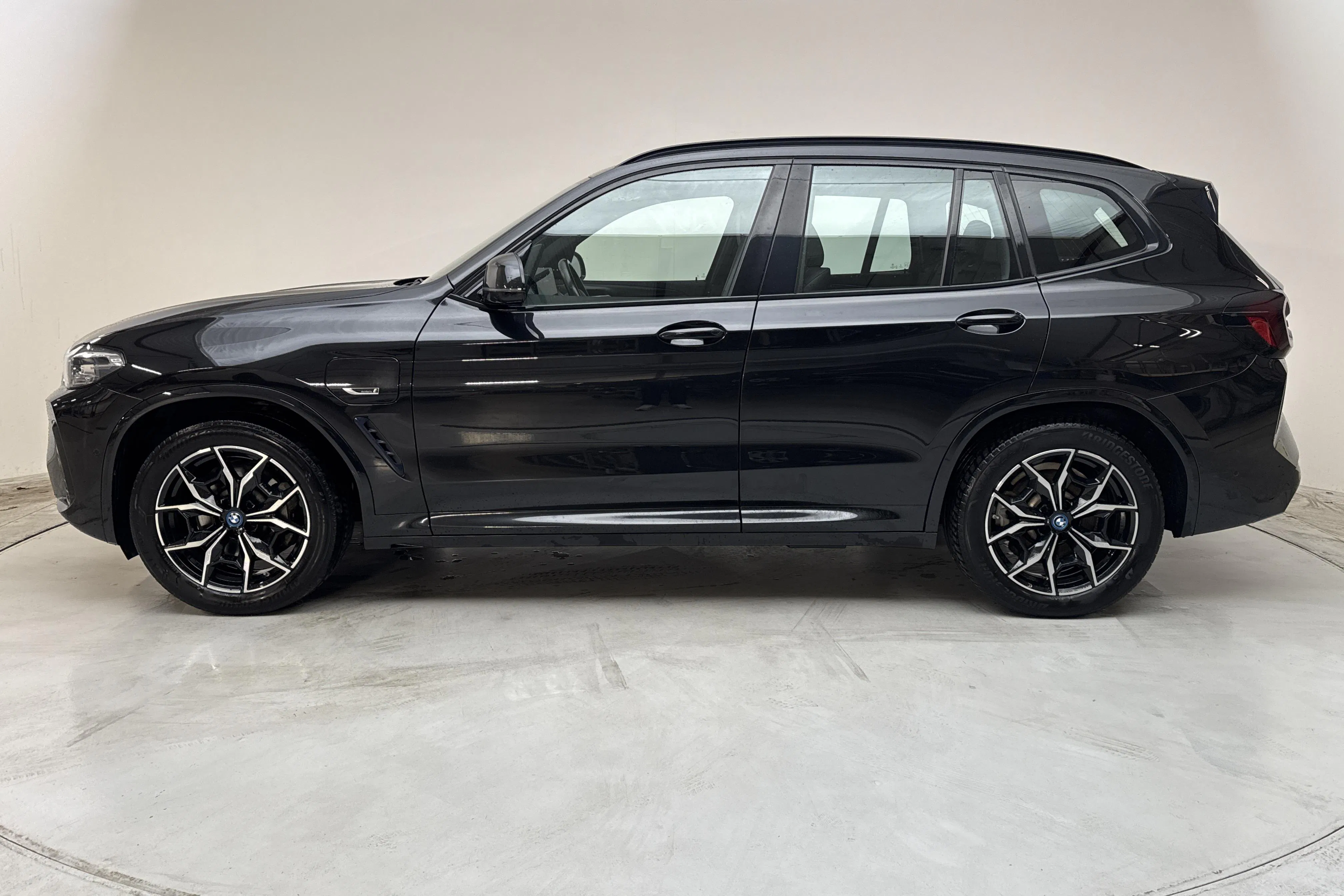 Presentationsfoto 2 av 16: BMW X3 xDrive30e, G01 LCI (292hk) - 9 499 mil - Automat - svart - 2022