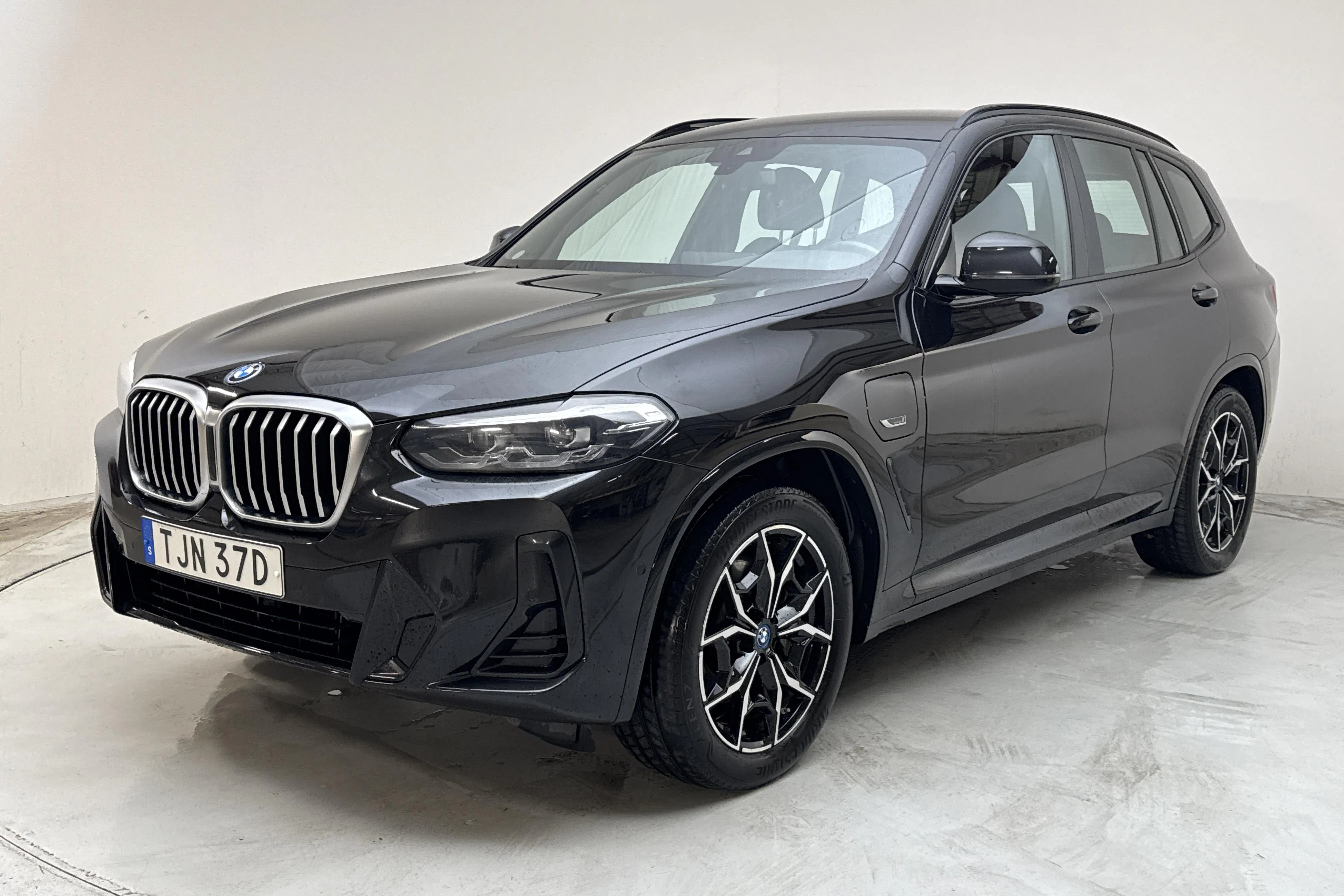 Presentationsfoto 1 av 16: BMW X3 xDrive30e, G01 LCI (292hk) - 9 499 mil - Automat - svart - 2022
