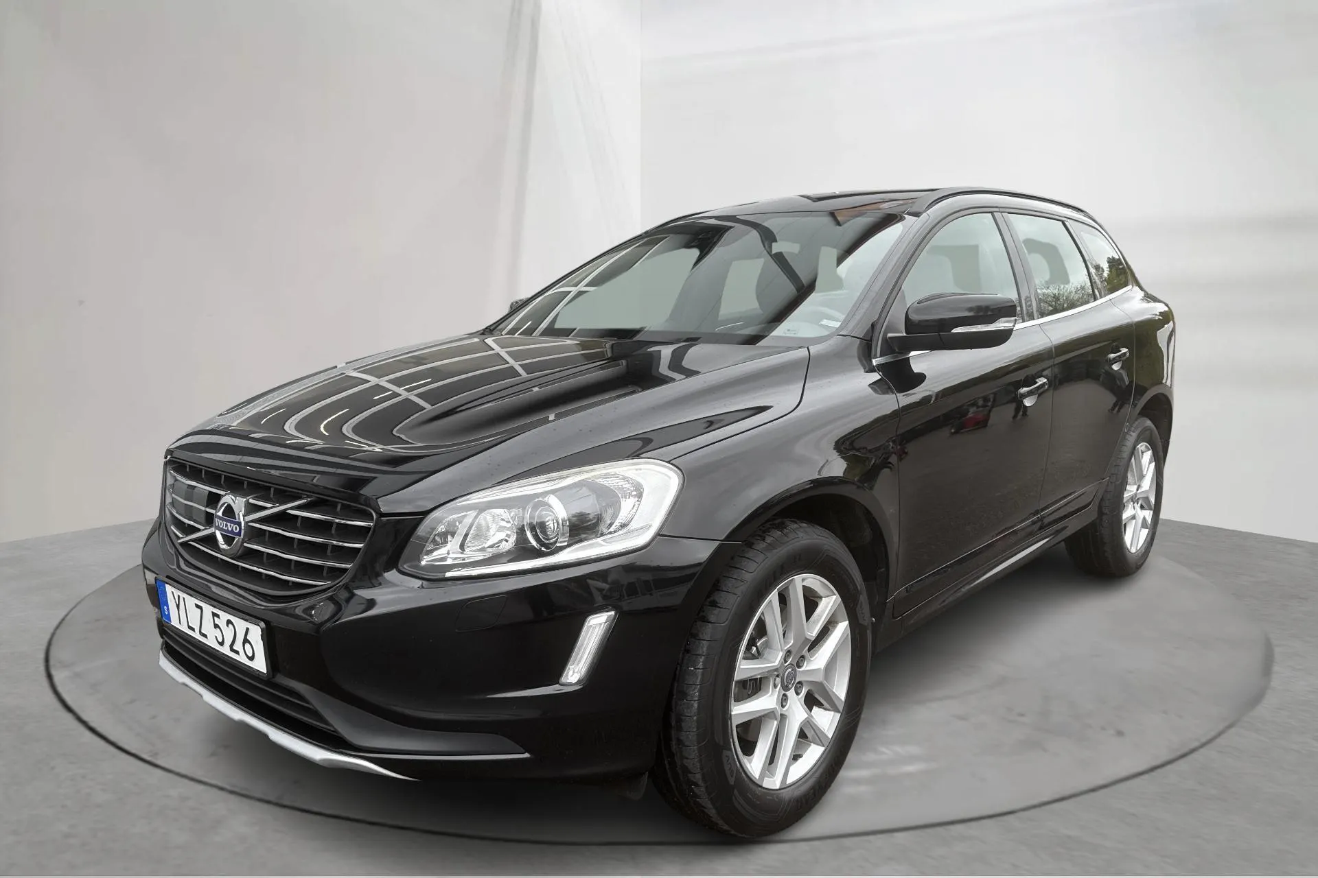 Presentationsfoto 1 av 18: Volvo XC60 D4 AWD (190hk) - 14 581 mil - Automat - svart - 2017