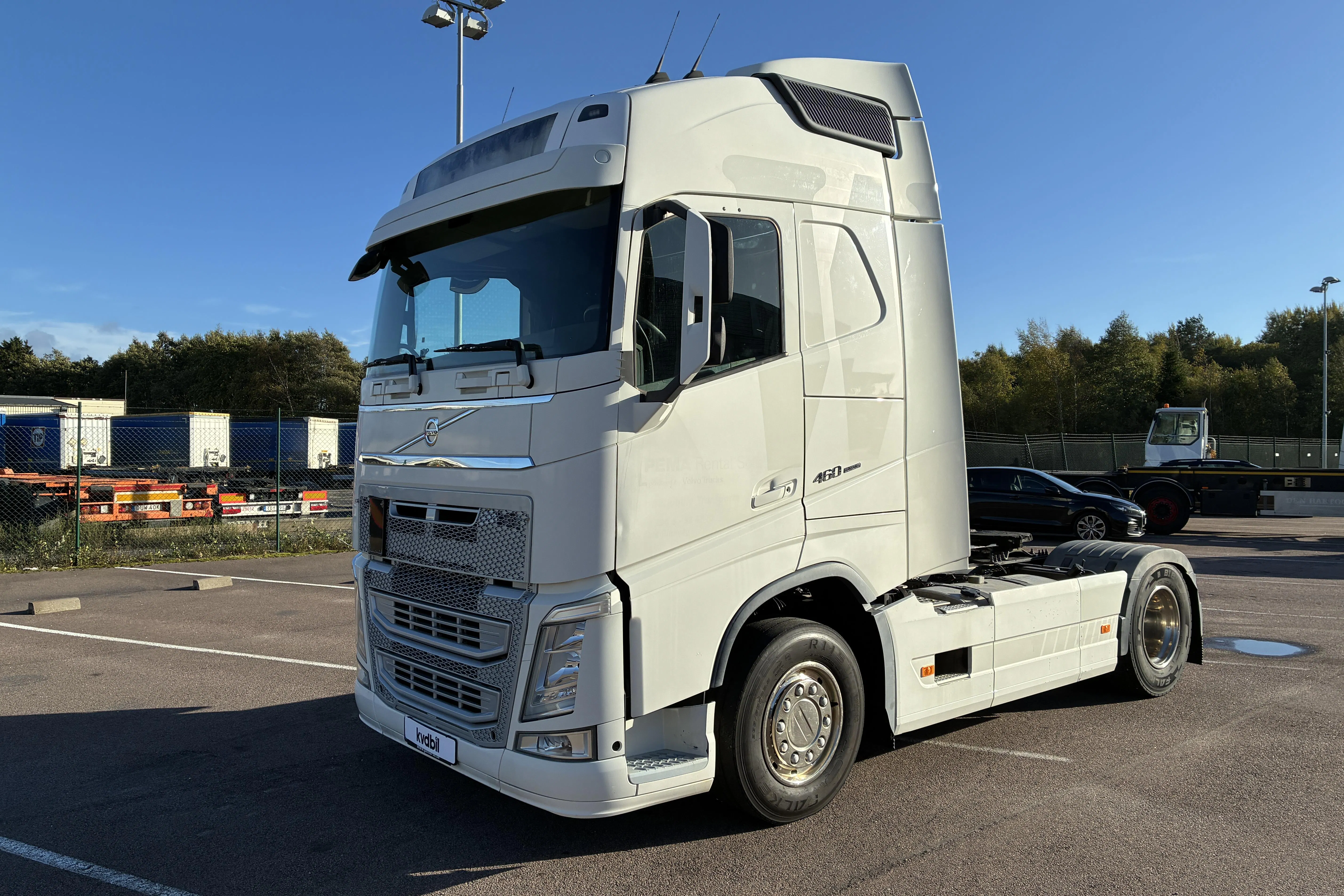 Presentationsfoto 1 av 54: VOLVO FH460 - 365 389 km - Automat - vit - 2015