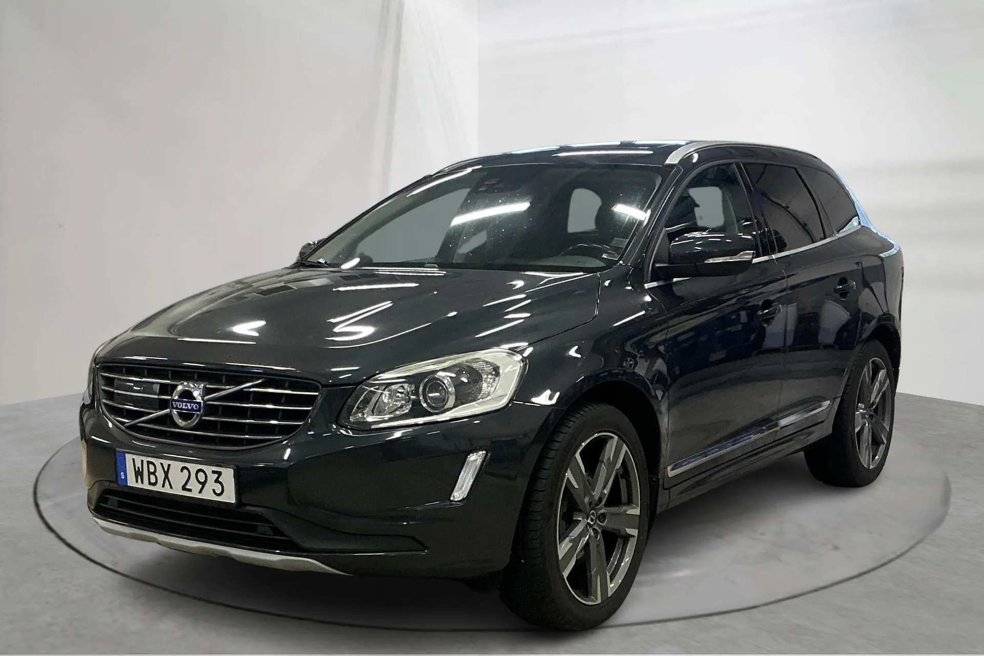 Presentationsfoto 1 av 19: Volvo XC60 D4 AWD (220hk) - 16 626 mil - Manuell - grå - 2017