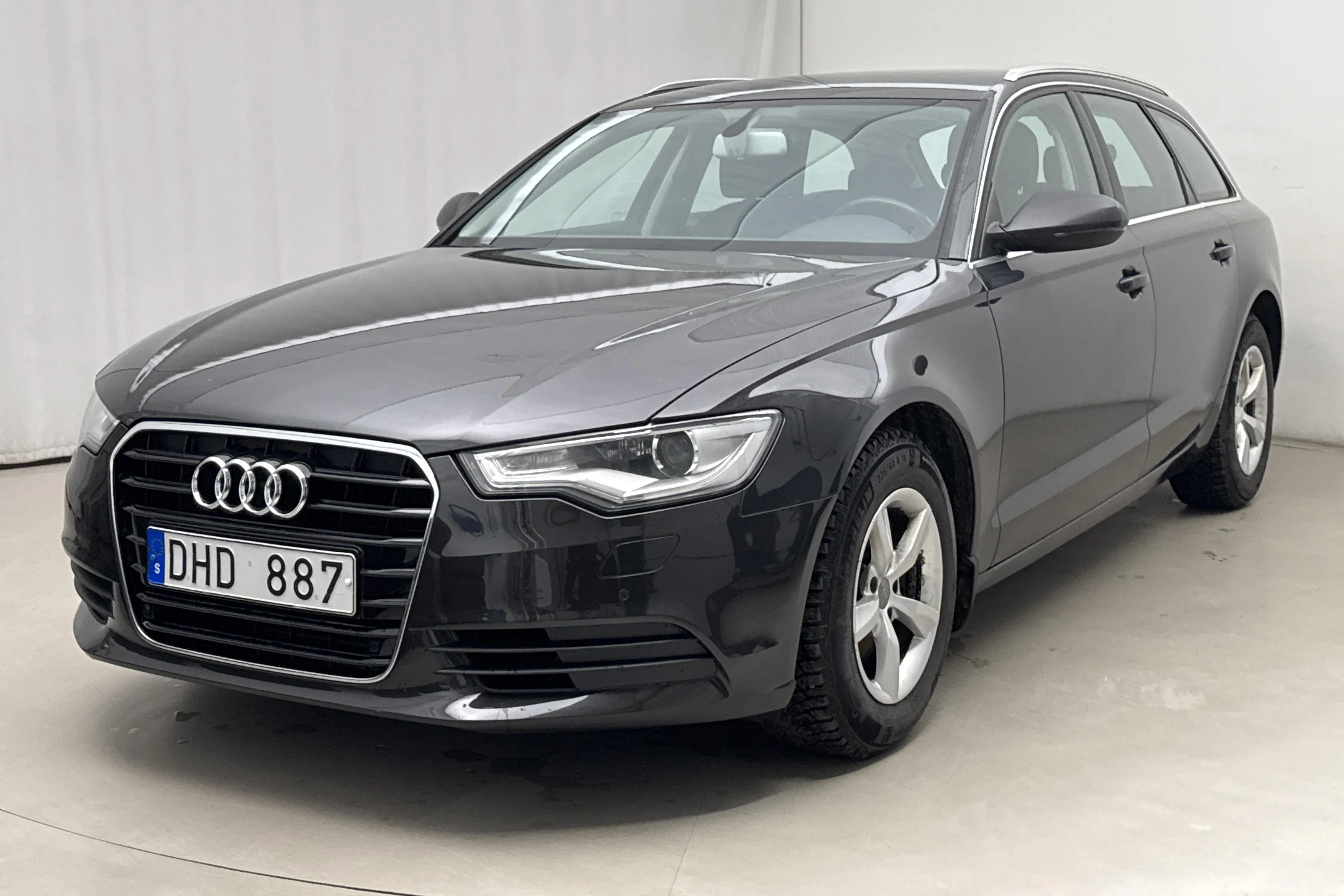 Presentationsfoto 1 av 19: Audi A6 2.0 TDI Avant (177hk) - 22 974 mil - Manuell - grå - 2012