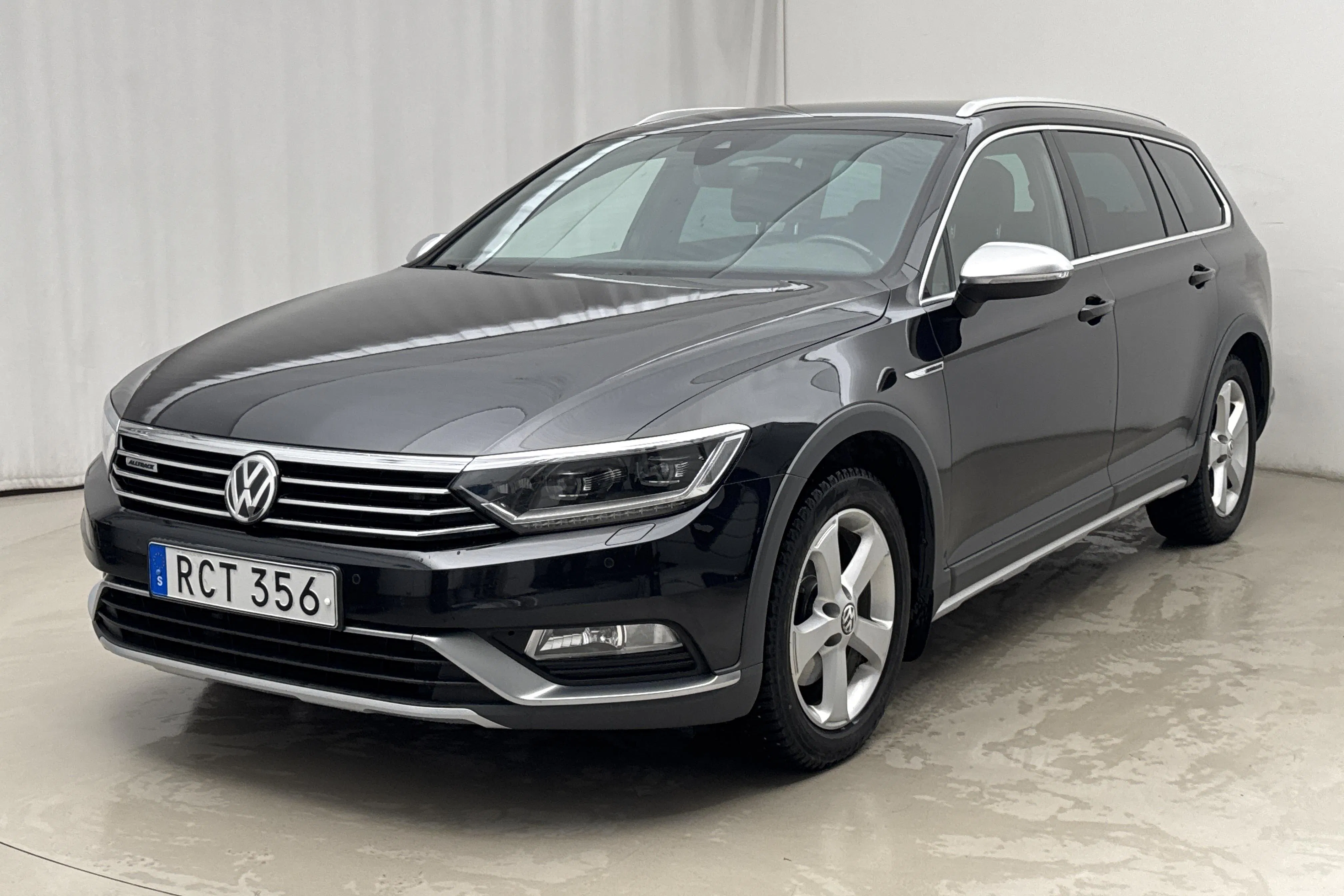 Presentationsfoto 1 av 19: VW Passat Alltrack 2.0 TDI 4MOTION (190hk) - 15 715 mil - Automat - svart - 2018