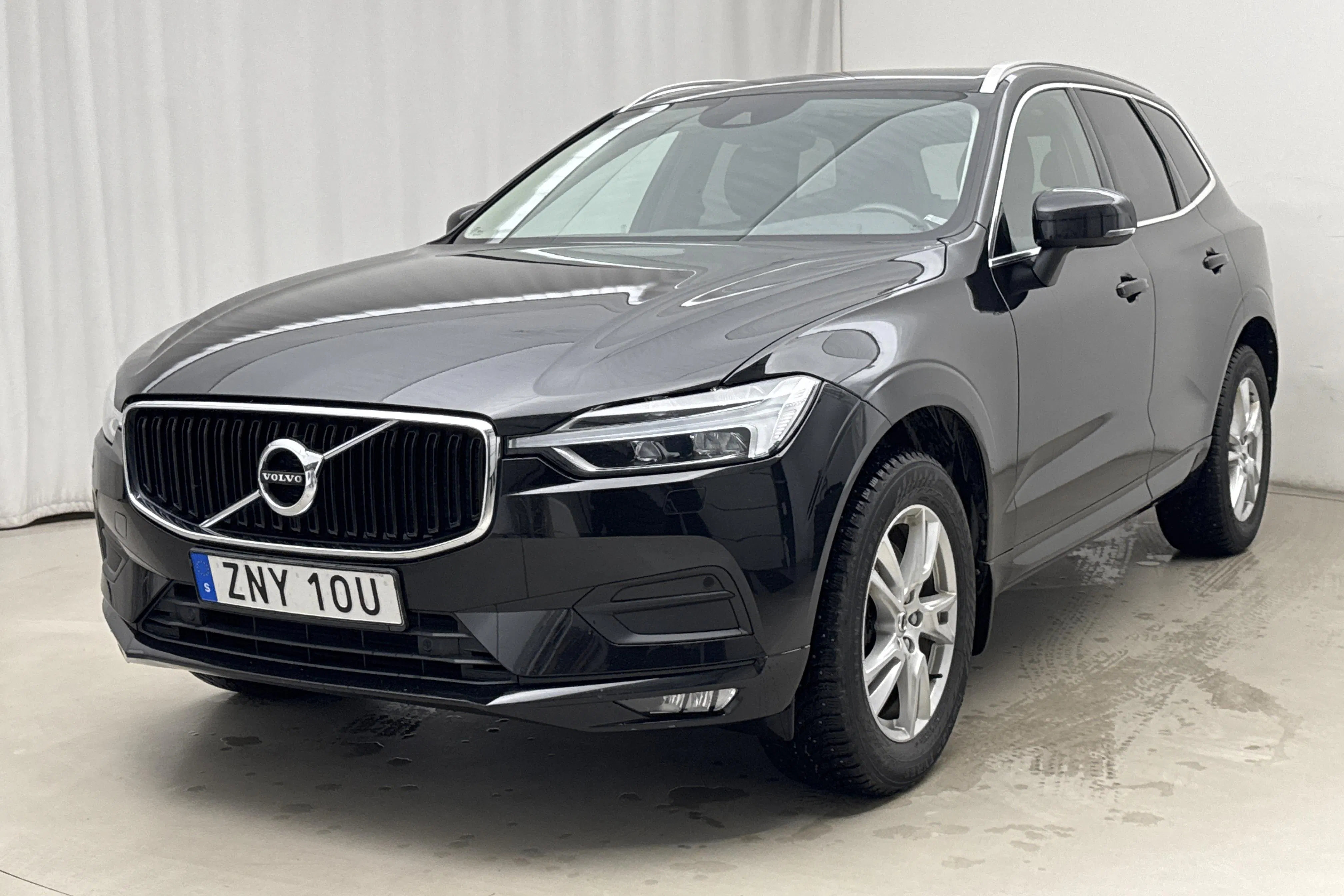 Presentationsfoto 1 av 21: Volvo XC60 D4 AWD (190hk) - 16 610 mil - Automat - svart - 2019