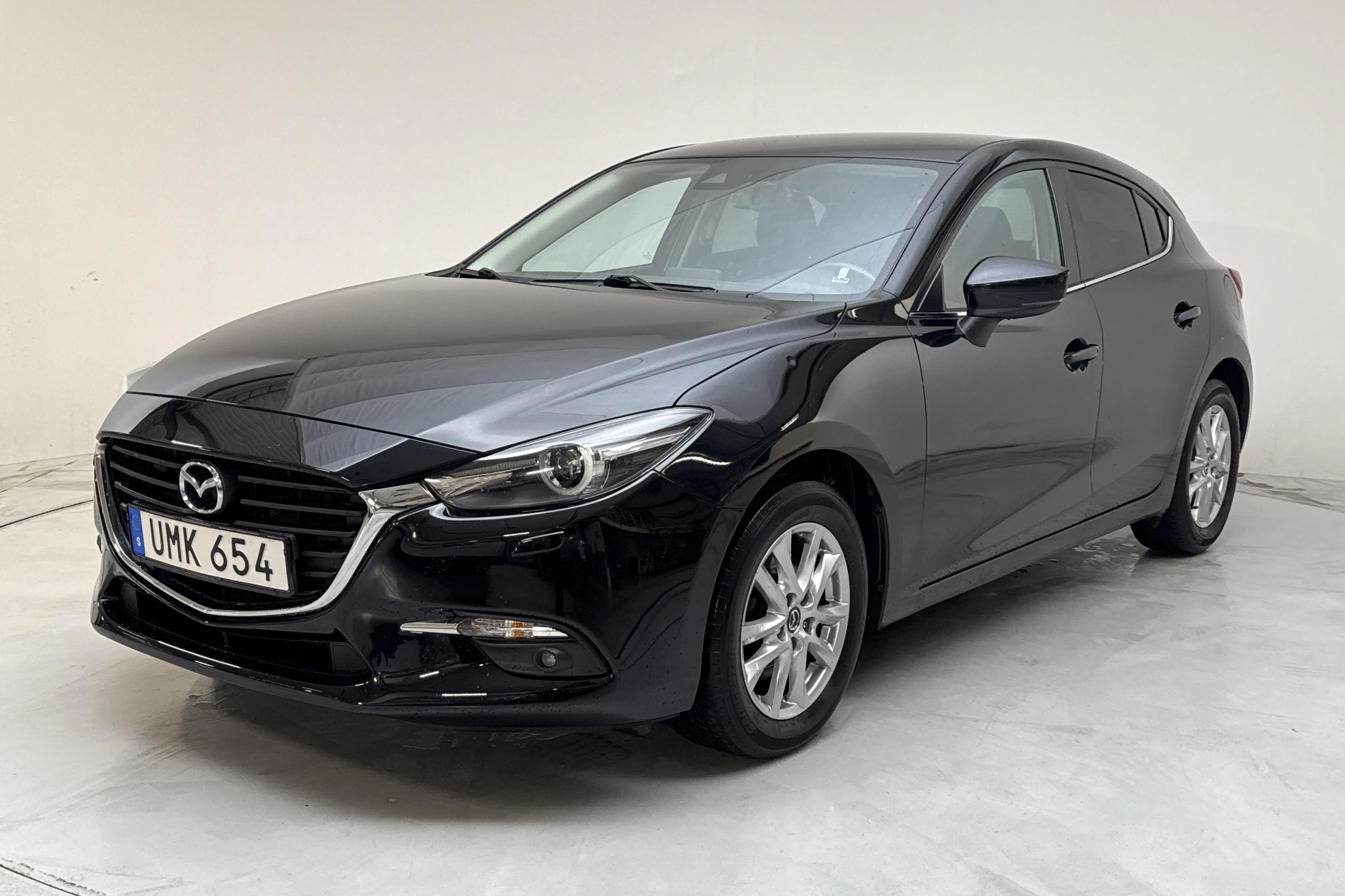 Presentationsfoto 1 av 13: Mazda 3 2.0 5dr (120hk) - 6 487 mil - Manuell - svart - 2018