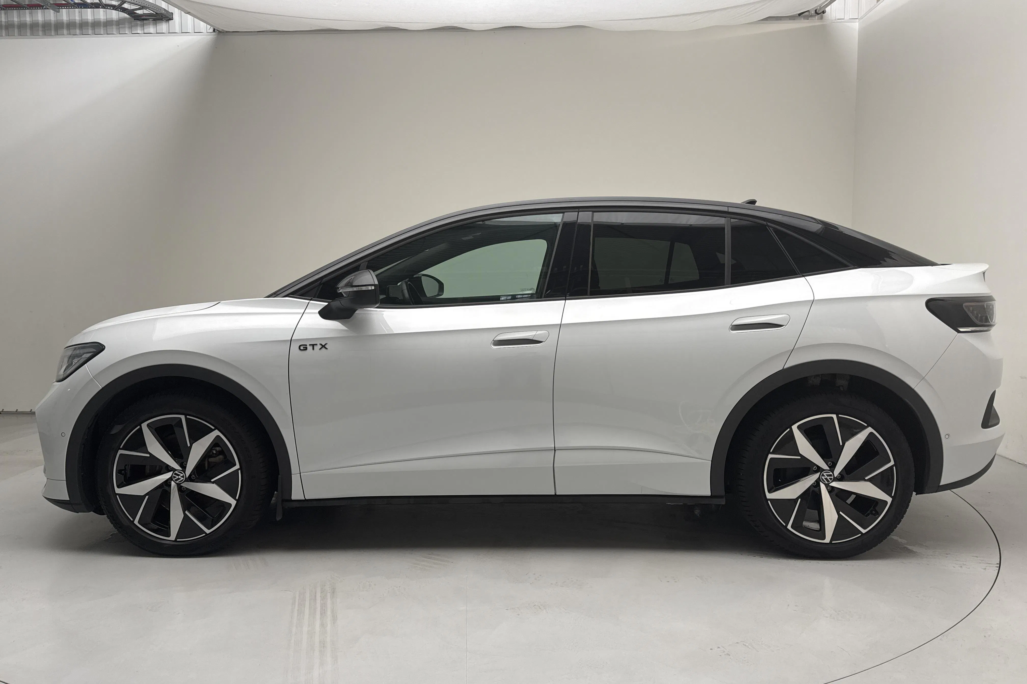 Presentationsfoto 2 av 17: VW ID.5 GTX 4-Motion 77kWh (299hk) - 5 478 mil - Automat - vit - 2023