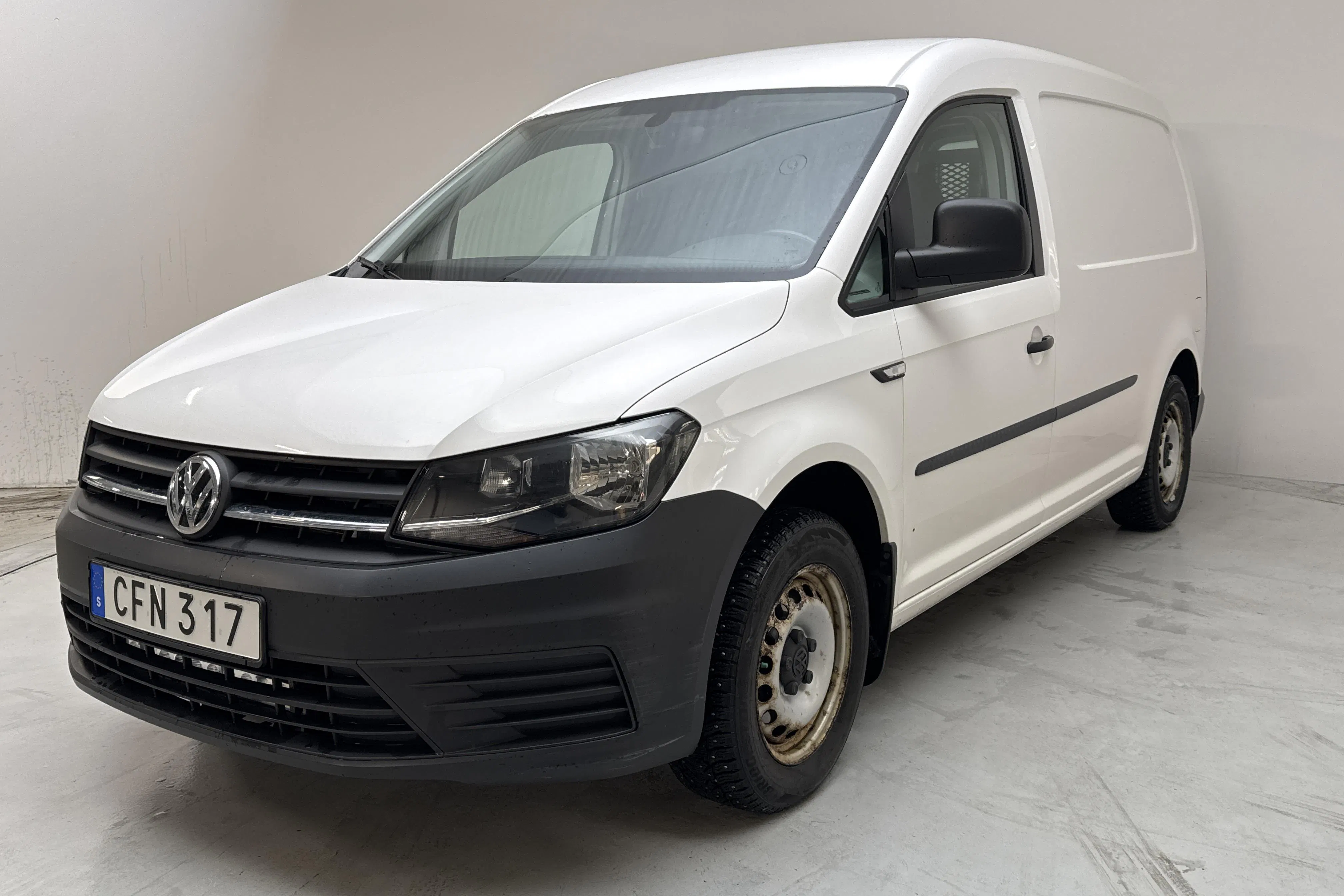 Presentationsfoto 1 av 12: VW Caddy 2.0 TDI Maxi Skåp (102hk) - 7 643 mil - Manuell - vit - 2016