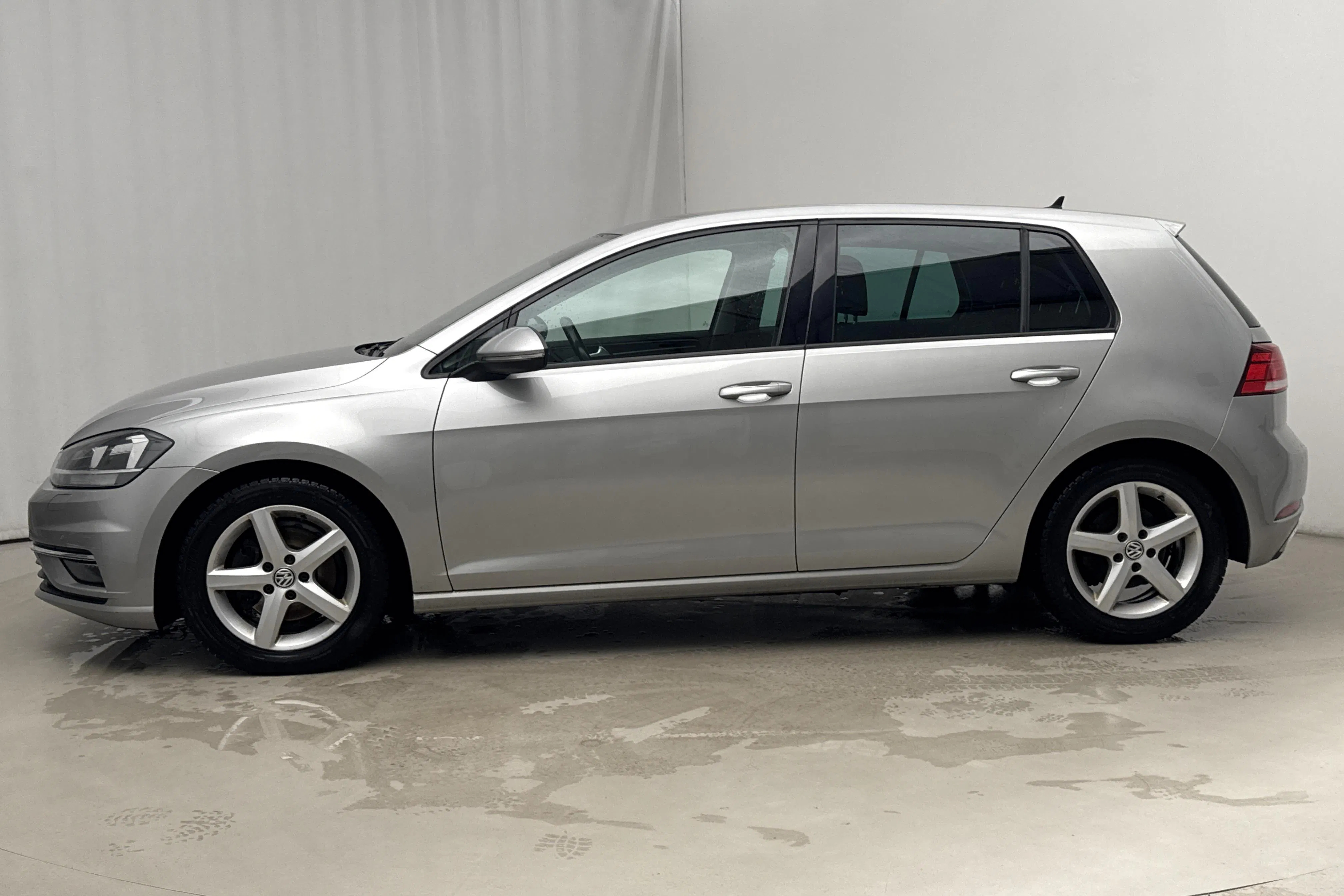 Presentationsfoto 2 av 19: VW Golf VII 1.4 TSI 5dr (150hk) - 17 053 mil - Automat - silver - 2017