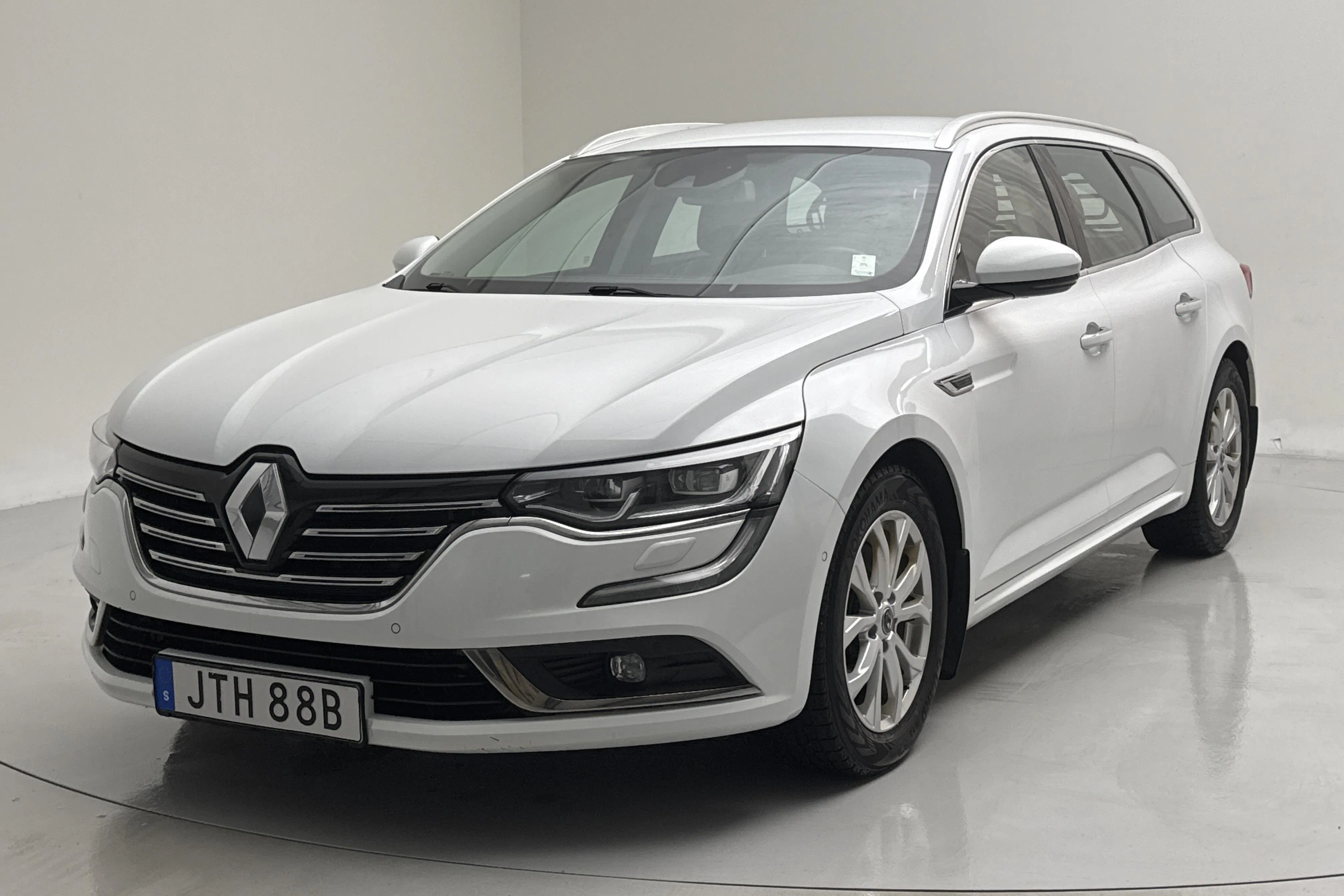 Presentation photo 1 of 14: Renault Talisman Grandtour 2.0 dCi (160hk) - 141 640 km - Automatic - white - 2020