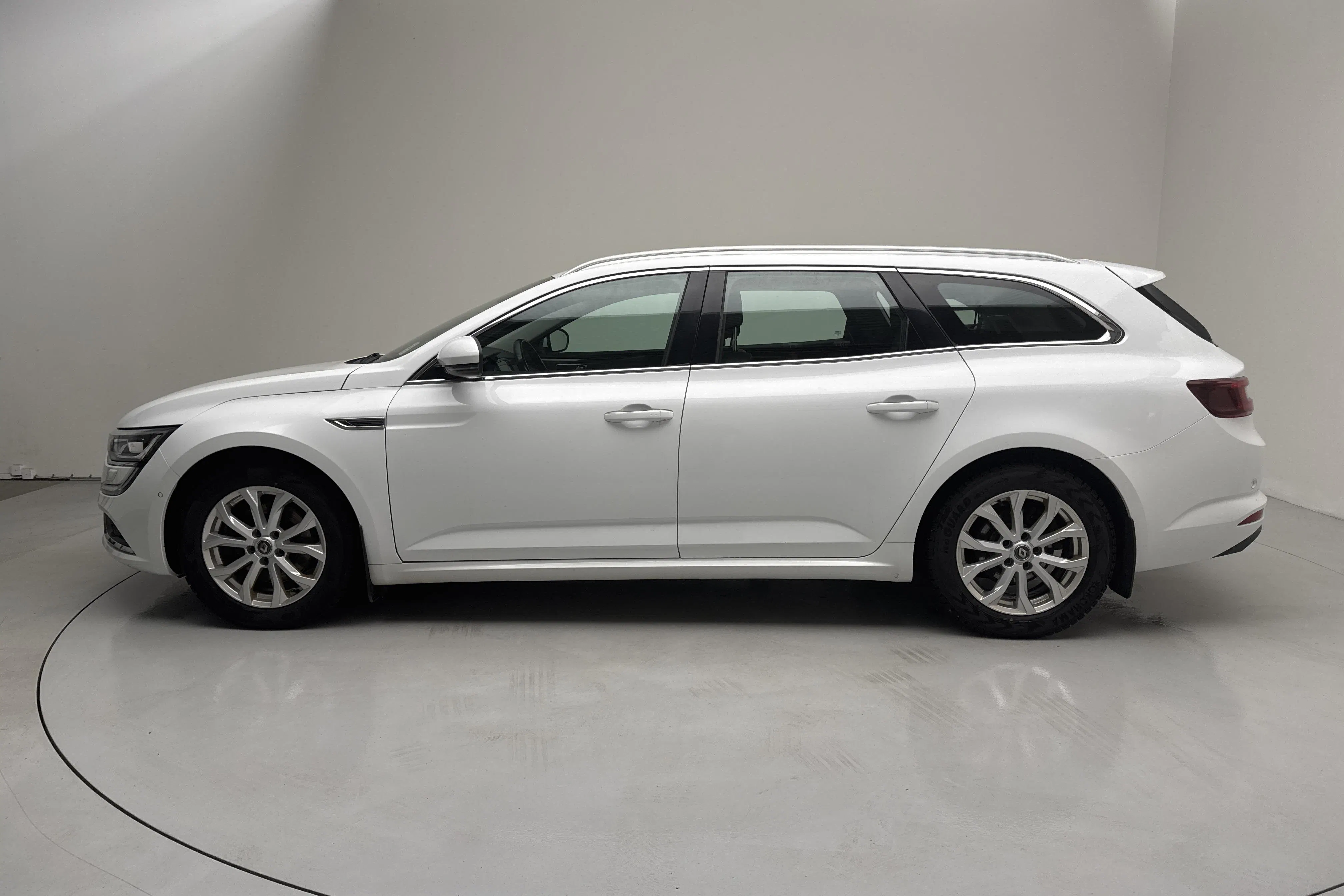 Presentation photo 2 of 14: Renault Talisman Grandtour 2.0 dCi (160hk) - 141 640 km - Automatic - white - 2020