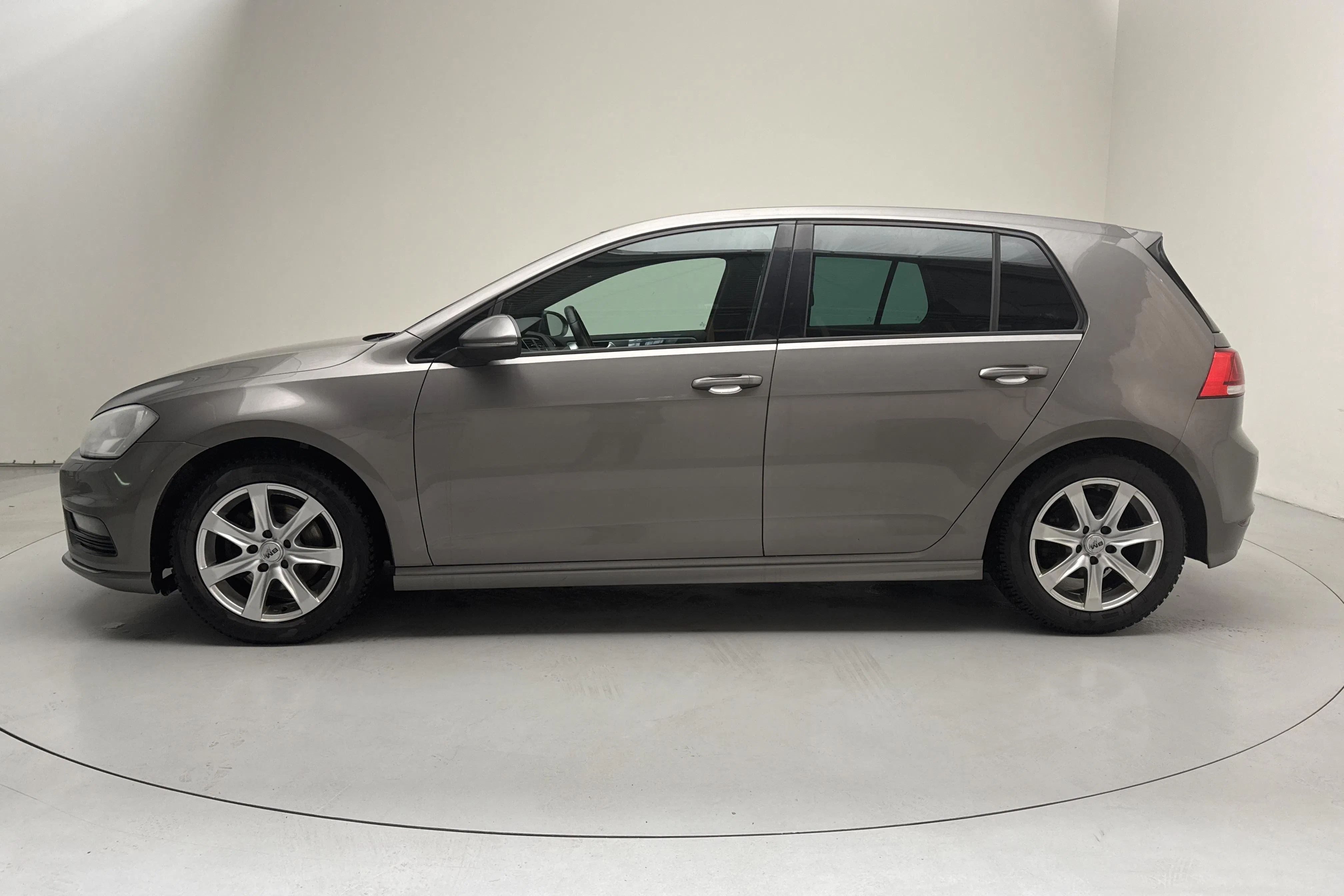 Presentation photo 2 of 12: VW Golf VII 1.4 TSI 5dr (140hk) - 151 930 km - Manual - gray - 2015