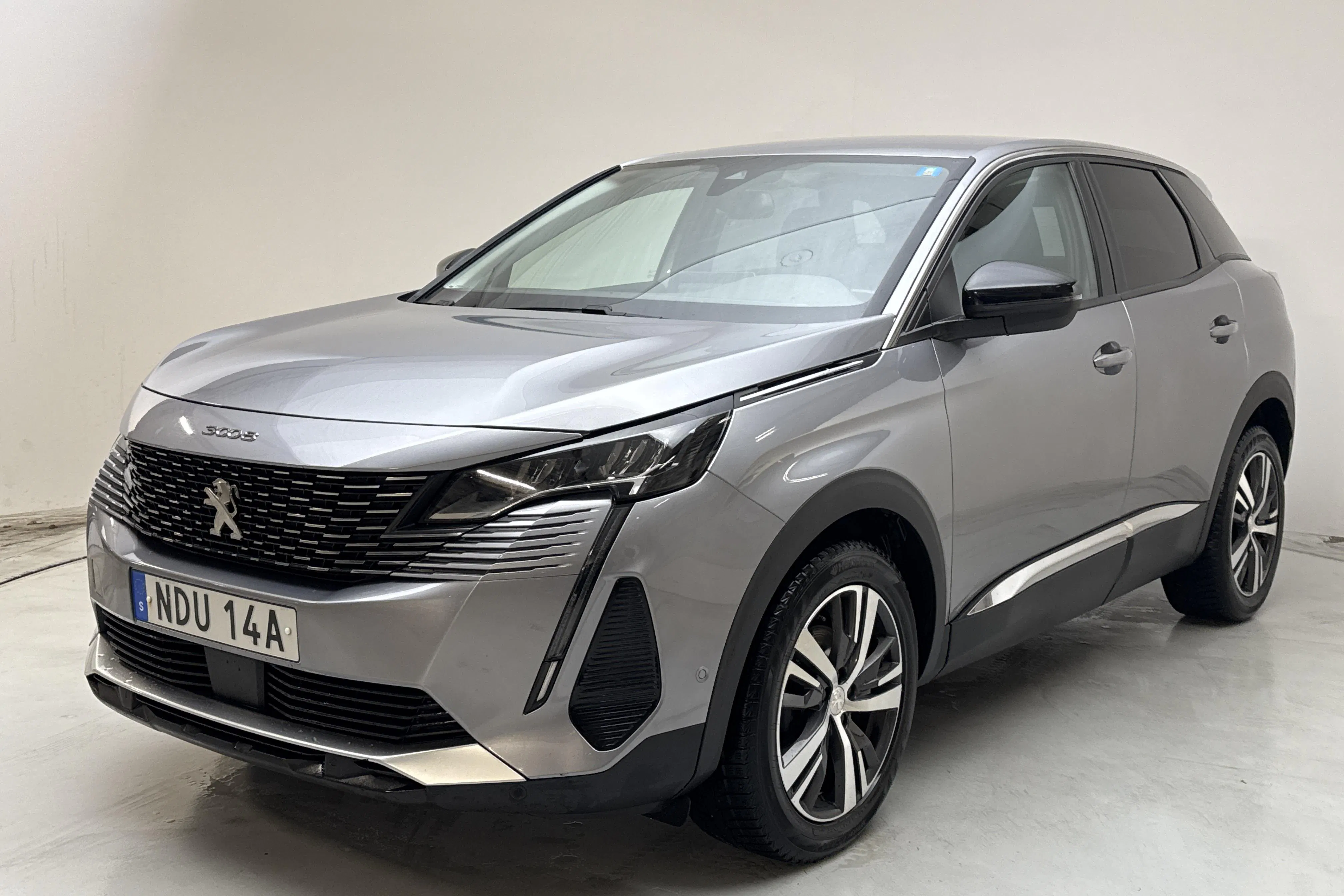 Presentationsfoto 1 av 13: Peugeot 3008 1.5 BlueHDi (130hk) - 7 580 mil - Automat - grå - 2023