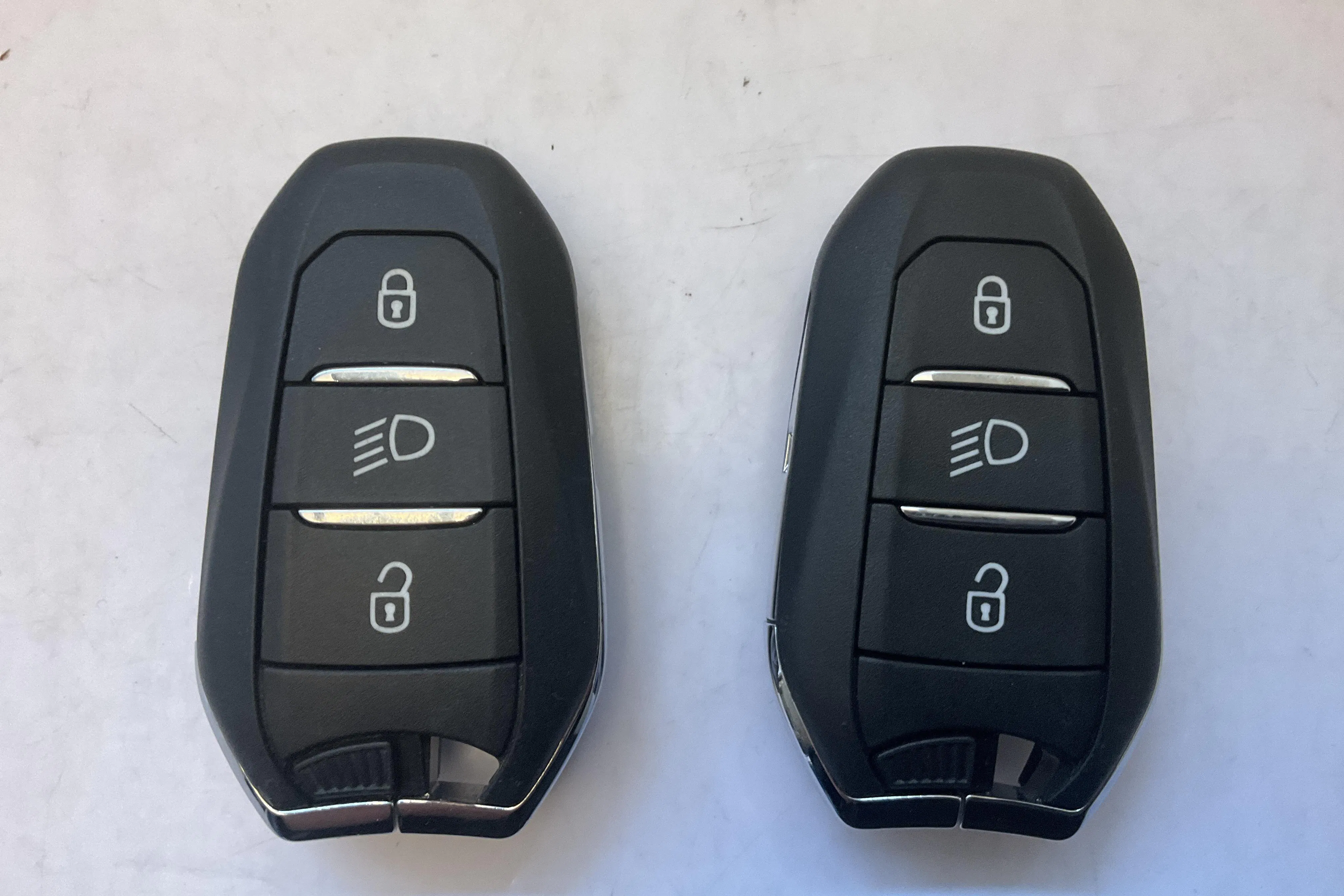 Presentationsfoto 13 av 13: Peugeot 3008 1.5 BlueHDi (130hk) - 7 580 mil - Automat - grå - 2023