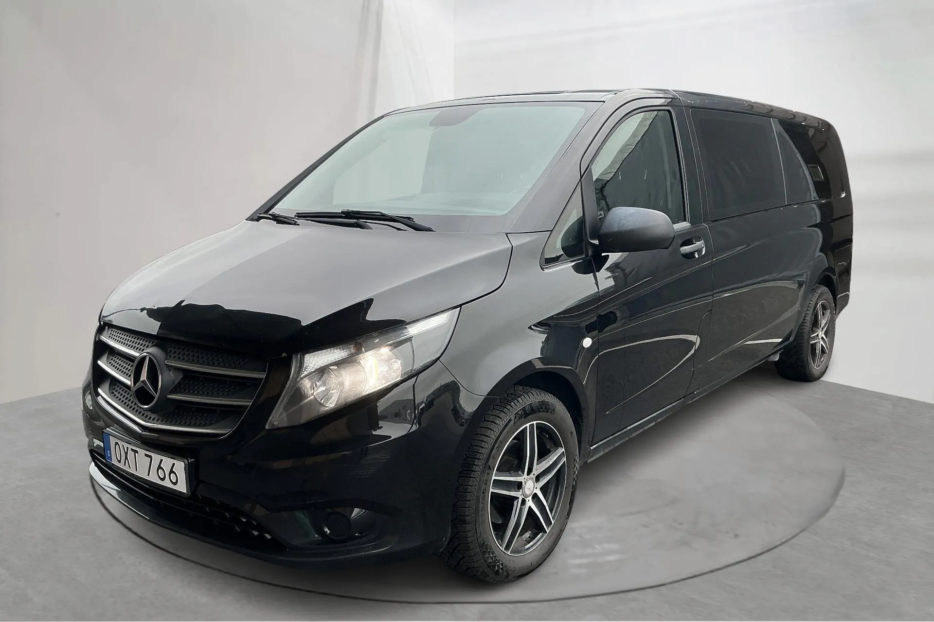 Presentation photo 1 of 16: Mercedes Vito Tourer 116 CDI (163hk) - 212 580 km - Automatic - black - 2019