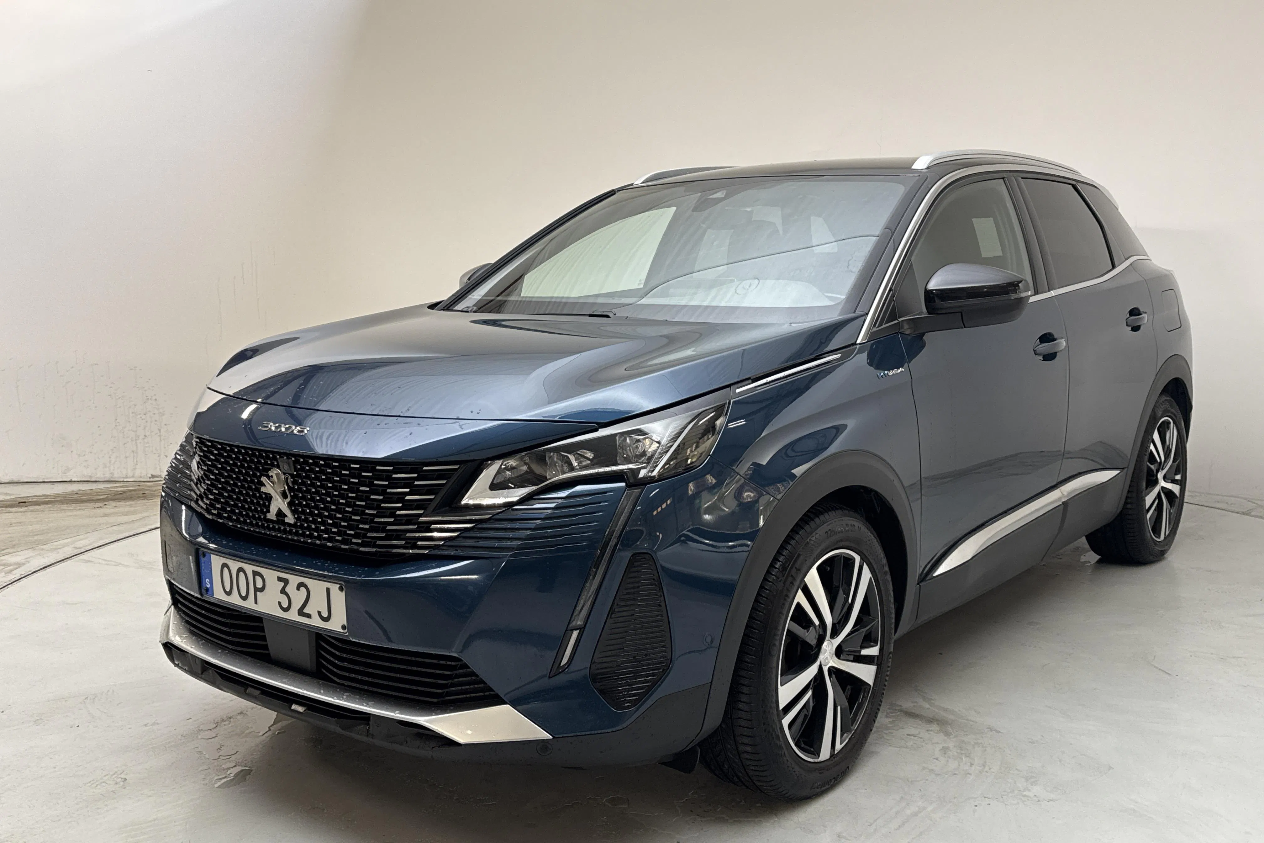 Presentationsfoto 1 av 16: Peugeot 3008 1.6 Plug-in Hybrid 4 (300hk) - 10 698 mil - Automat - blå - 2021