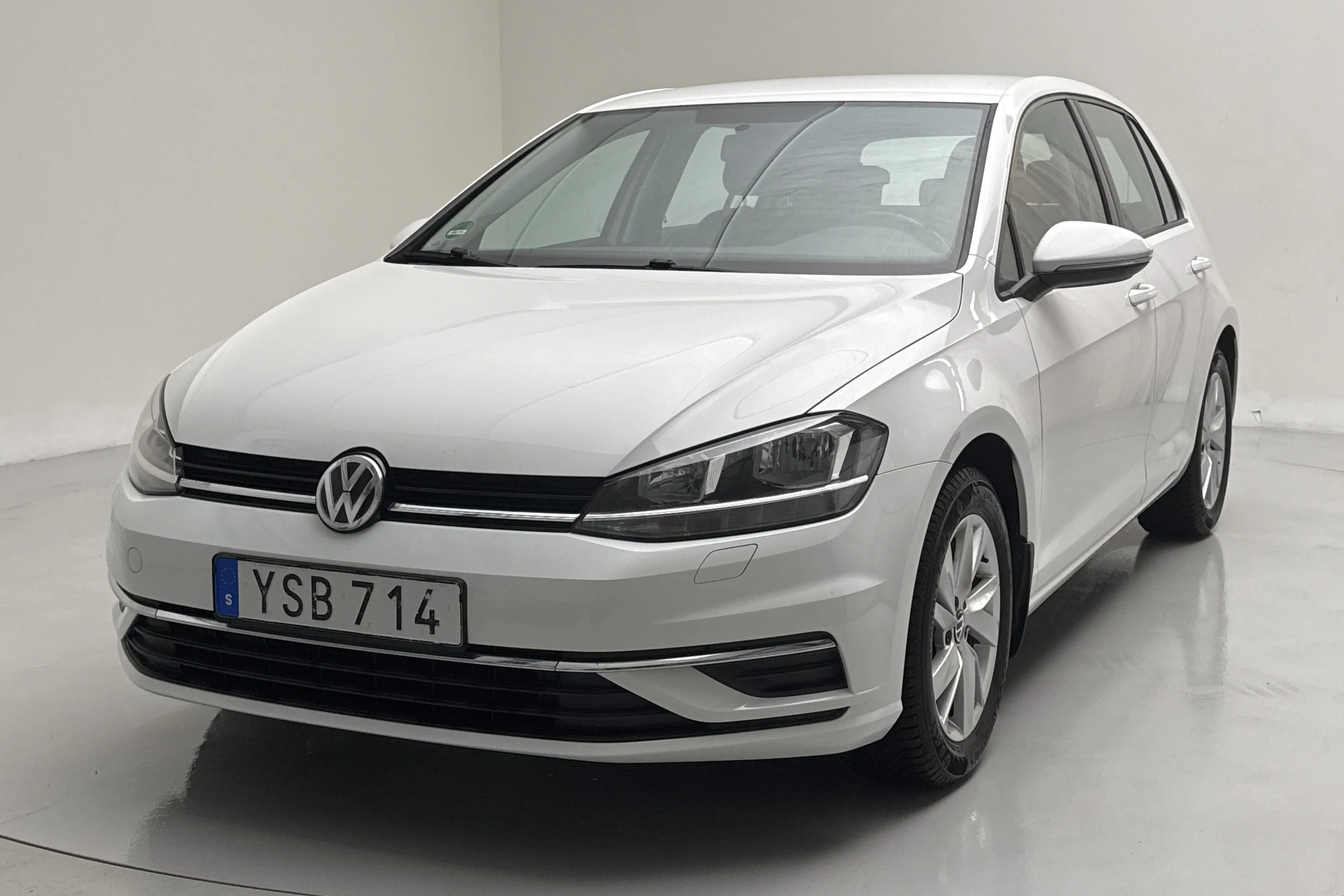 Presentation photo 1 of 13: VW Golf VII 1.0 TSI 5dr (110hk) - 160 290 km - Manual - white - 2018
