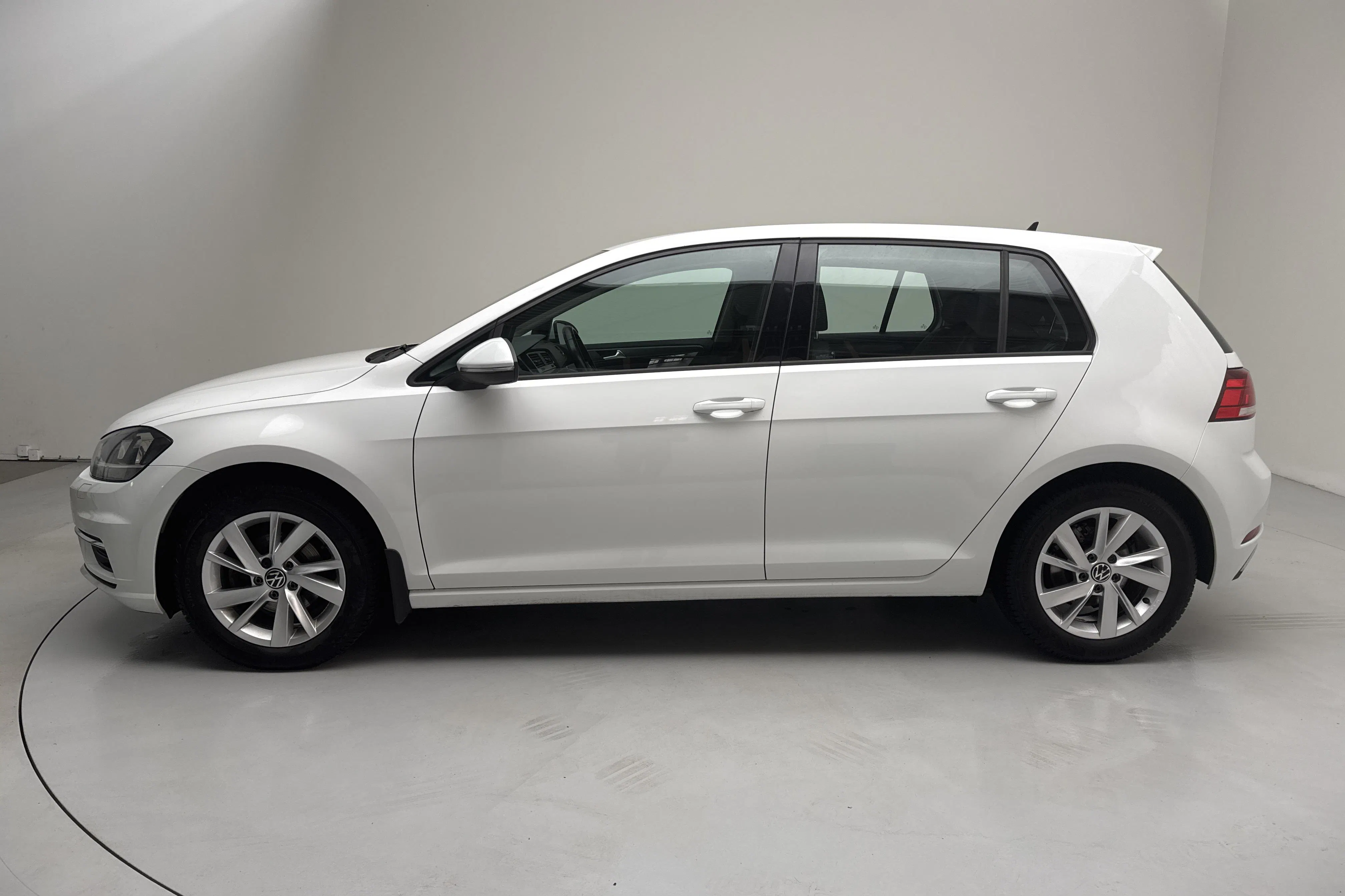 Presentation photo 2 of 13: VW Golf VII 1.0 TSI 5dr (110hk) - 160 290 km - Manual - white - 2018