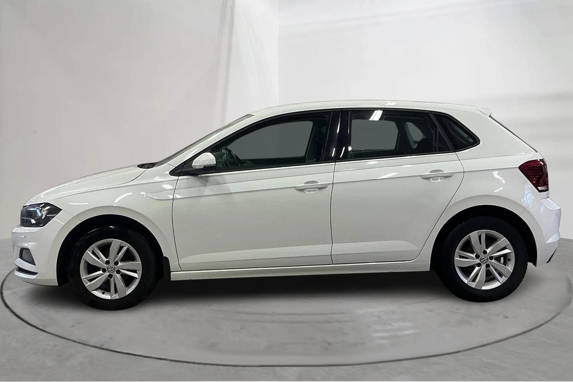 Presentation photo 2 of 12: VW Polo 1.0 TSI 5dr (95hk) - 58 140 km - Manual - white - 2020