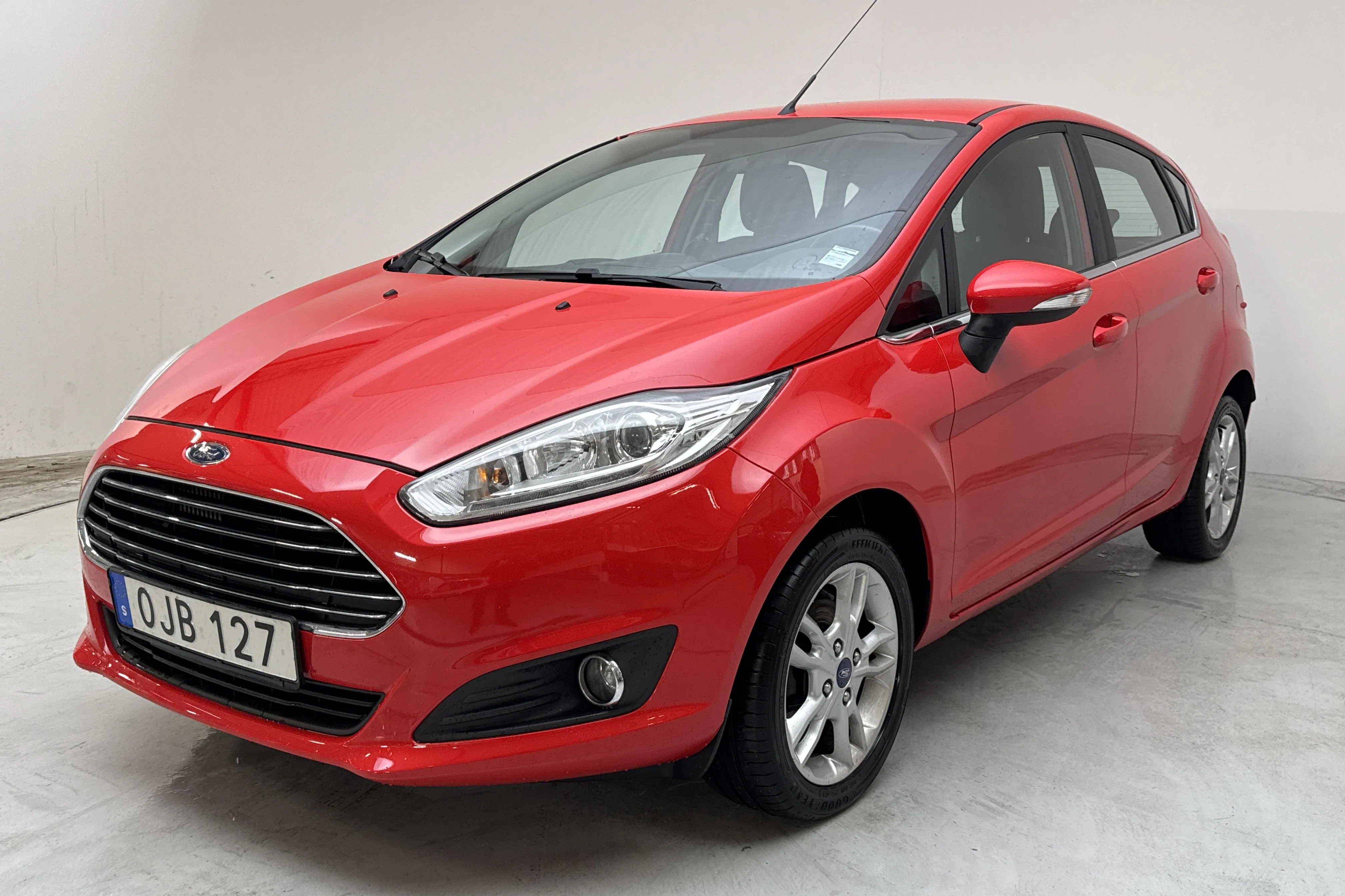 Presentationsfoto 1 av 12: Ford Fiesta 1.0T EcoBoost 5dr (100hk) - 7 103 mil - Manuell - röd - 2017