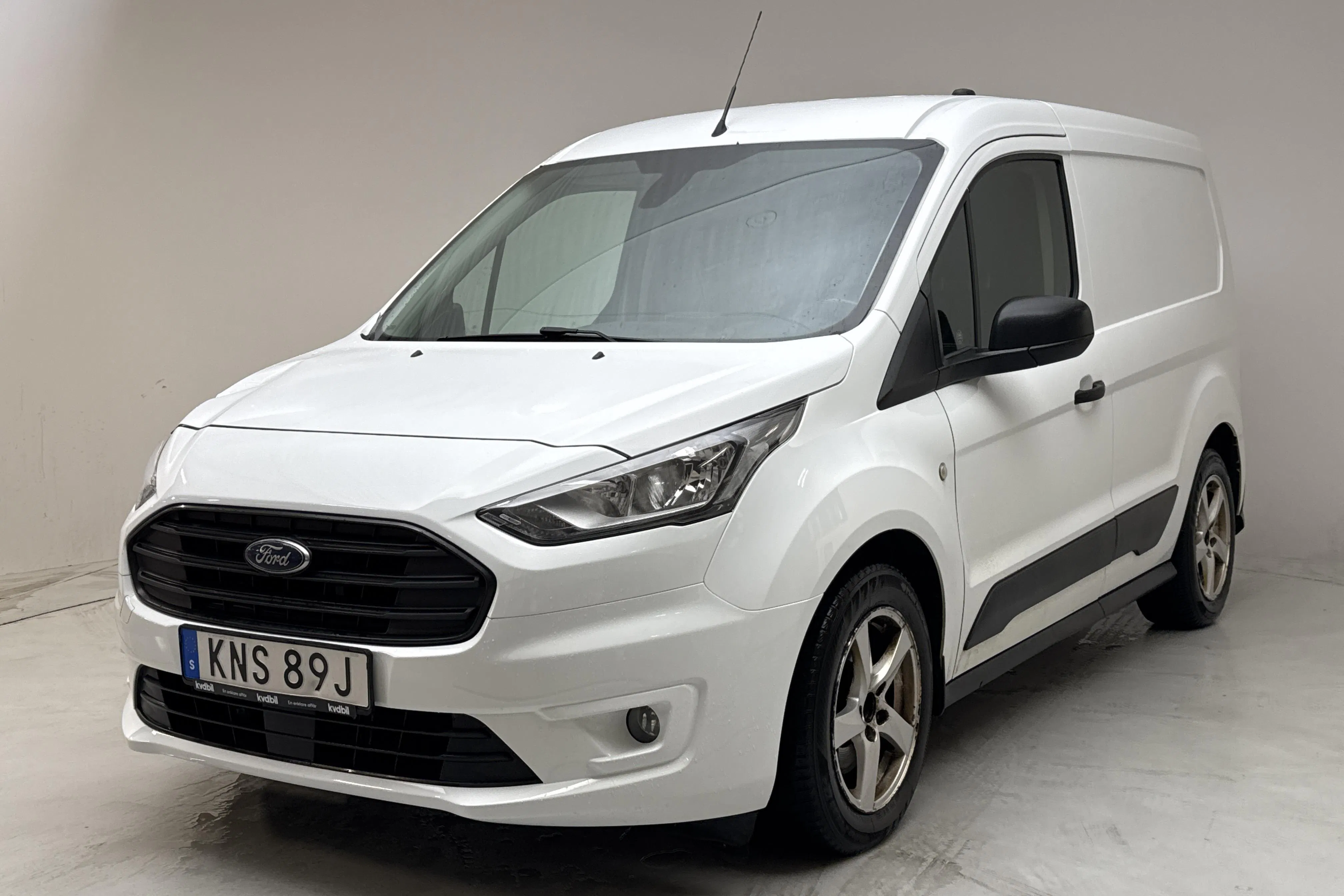 Presentationsfoto 1 av 15: Ford Transit Connect 1.0T Ecoboost (100hk) - 10 334 mil - Manuell - vit - 2020