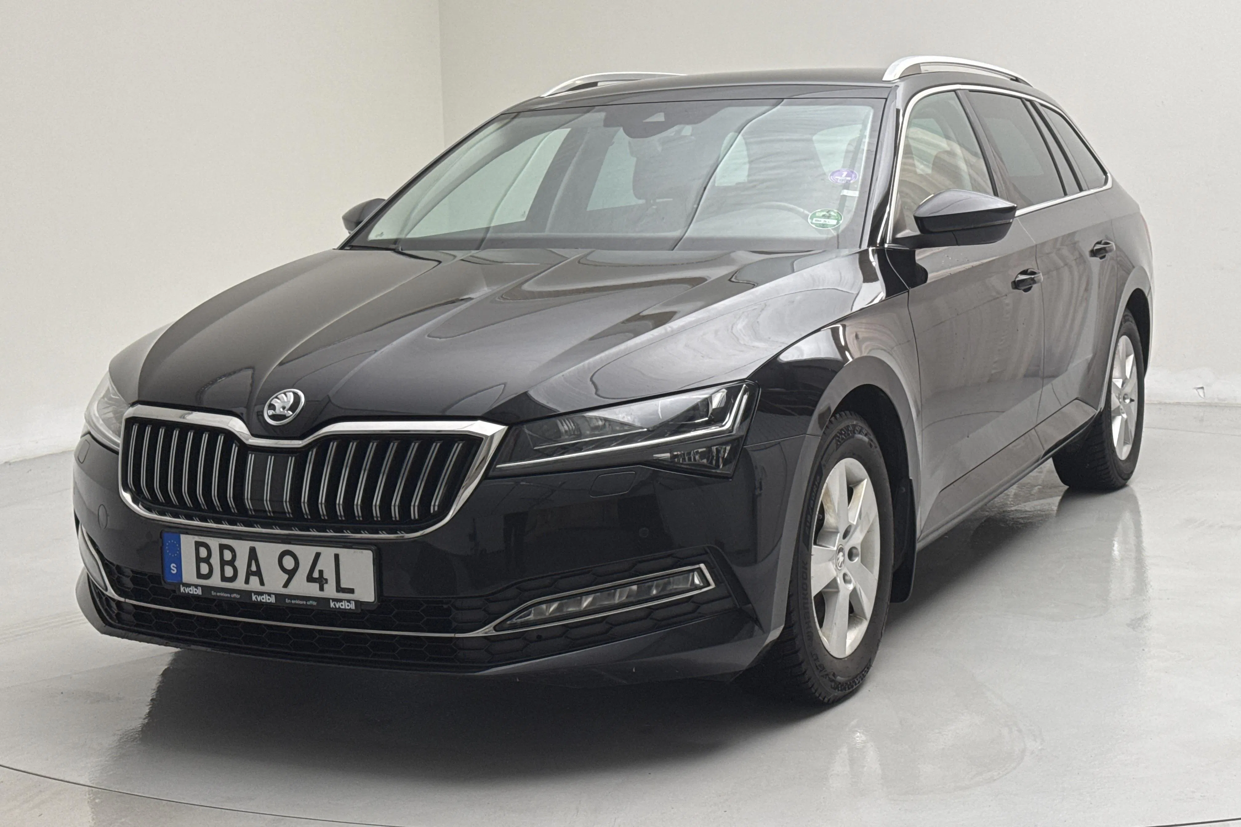 Presentation photo 1 of 17: Skoda Superb 1.5 TSI Kombi (150hk) - 94 920 km - Automatic - black - 2021