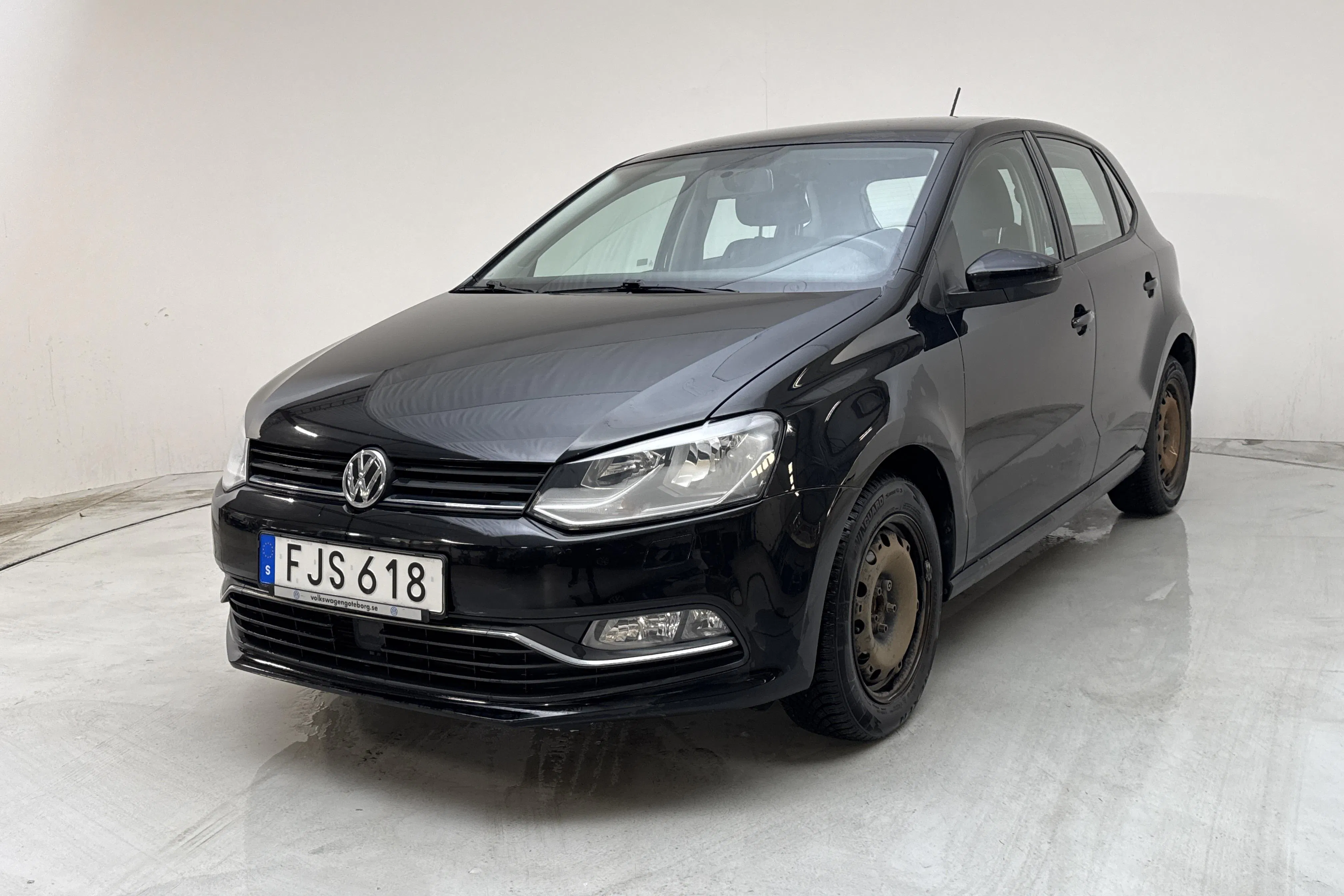 Presentationsfoto 1 av 12: VW Polo 1.2 TSI 5dr (90hk) - 7 207 mil - Manuell - svart - 2016