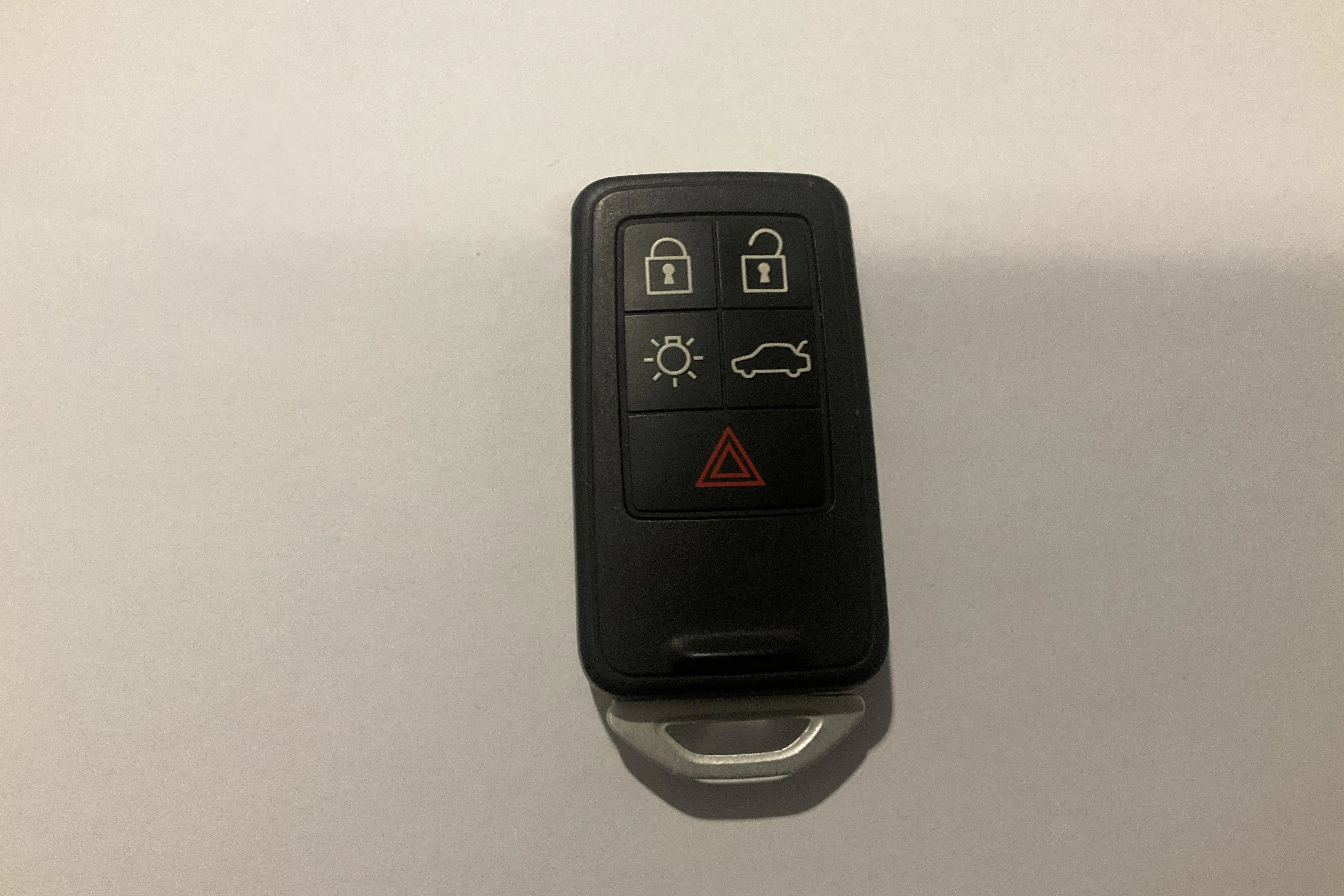Presentationsfoto 13 av 13: Volvo S60 T3 (152hk) - 3 913 mil - Automat - röd - 2018