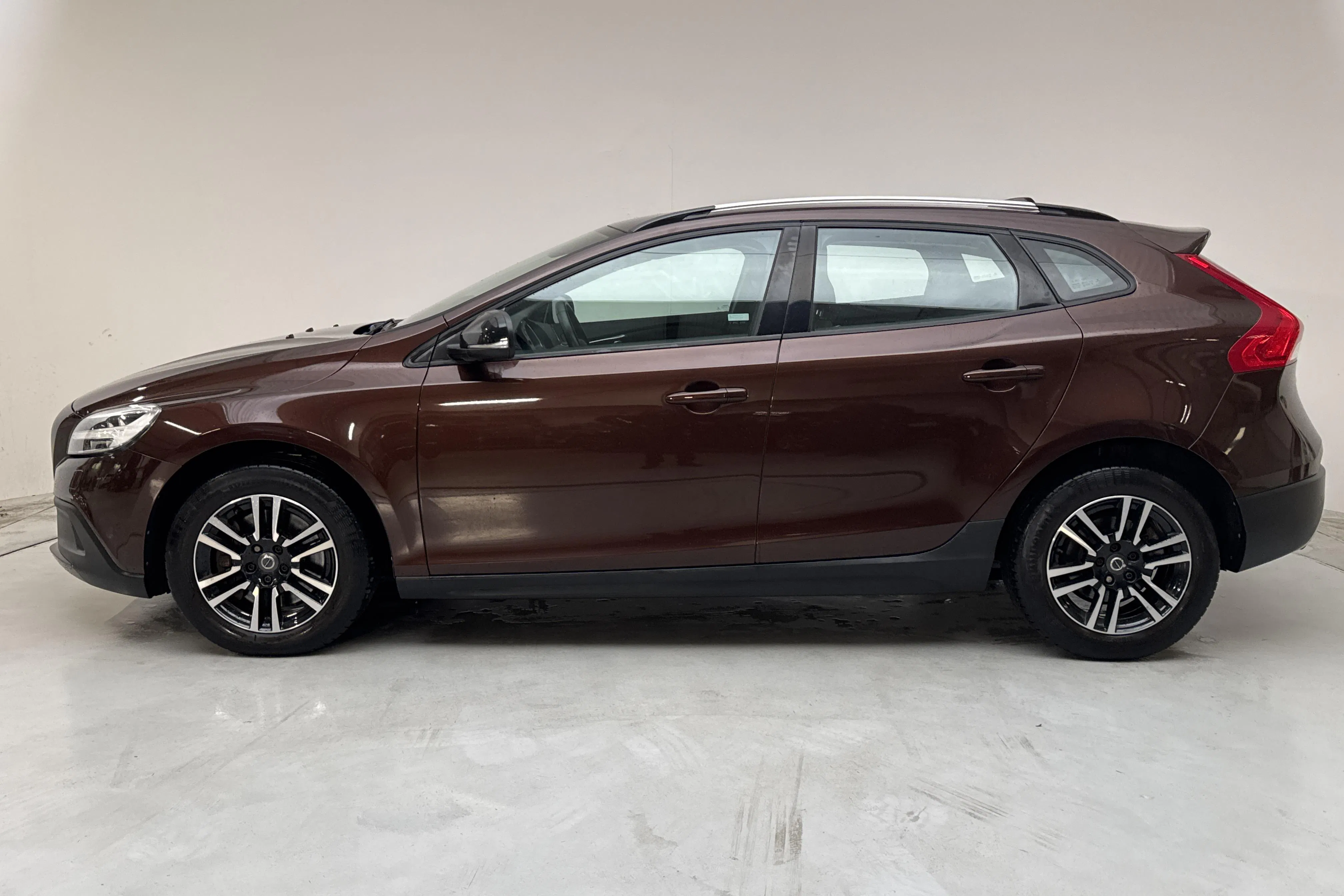 Presentation photo 2 of 16: Volvo V40 Cross Country T3 (152hk) - 49 890 km - Automatic - brown - 2018